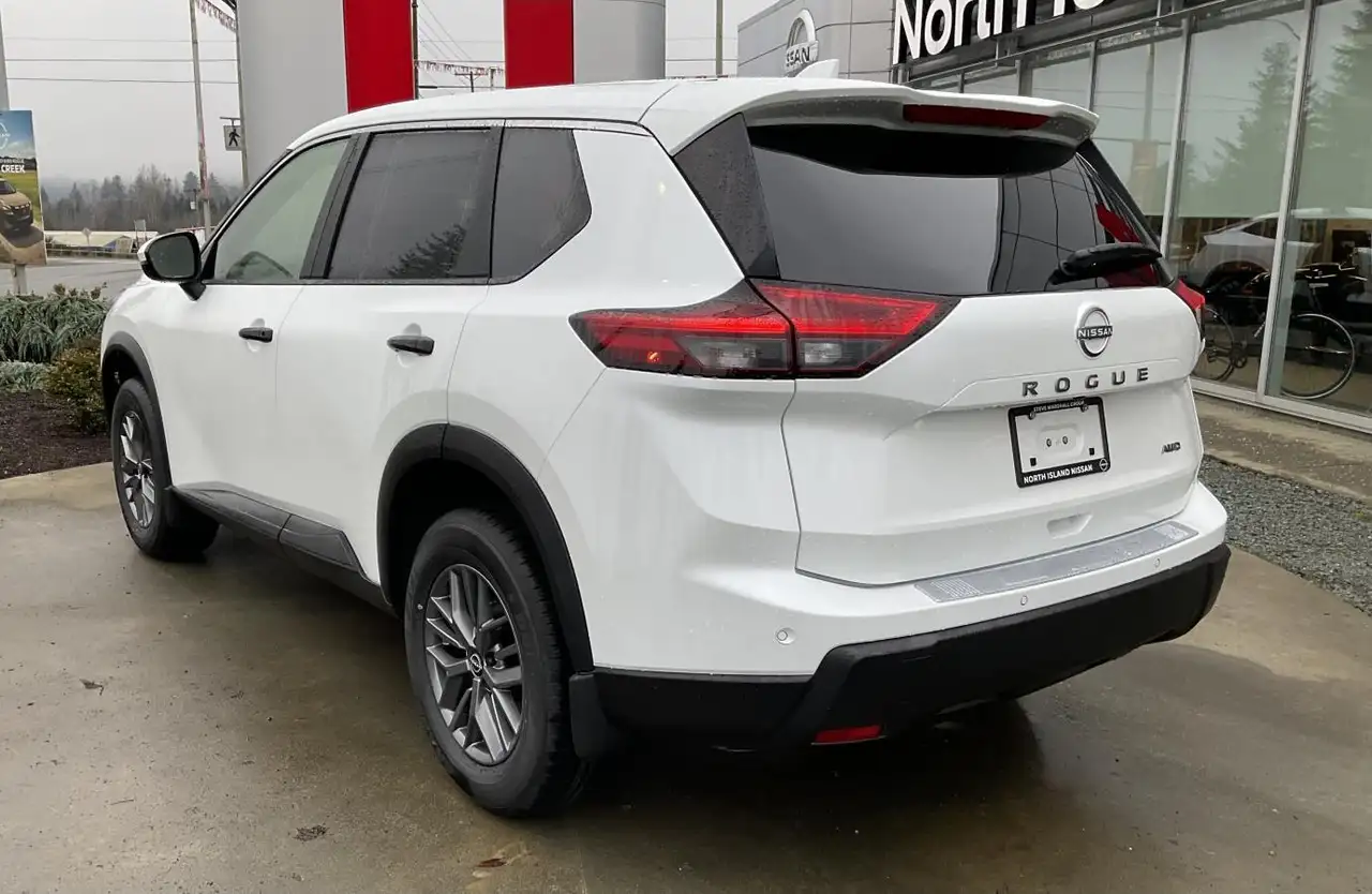 Nissan Rogue снимка Nissan Rogue