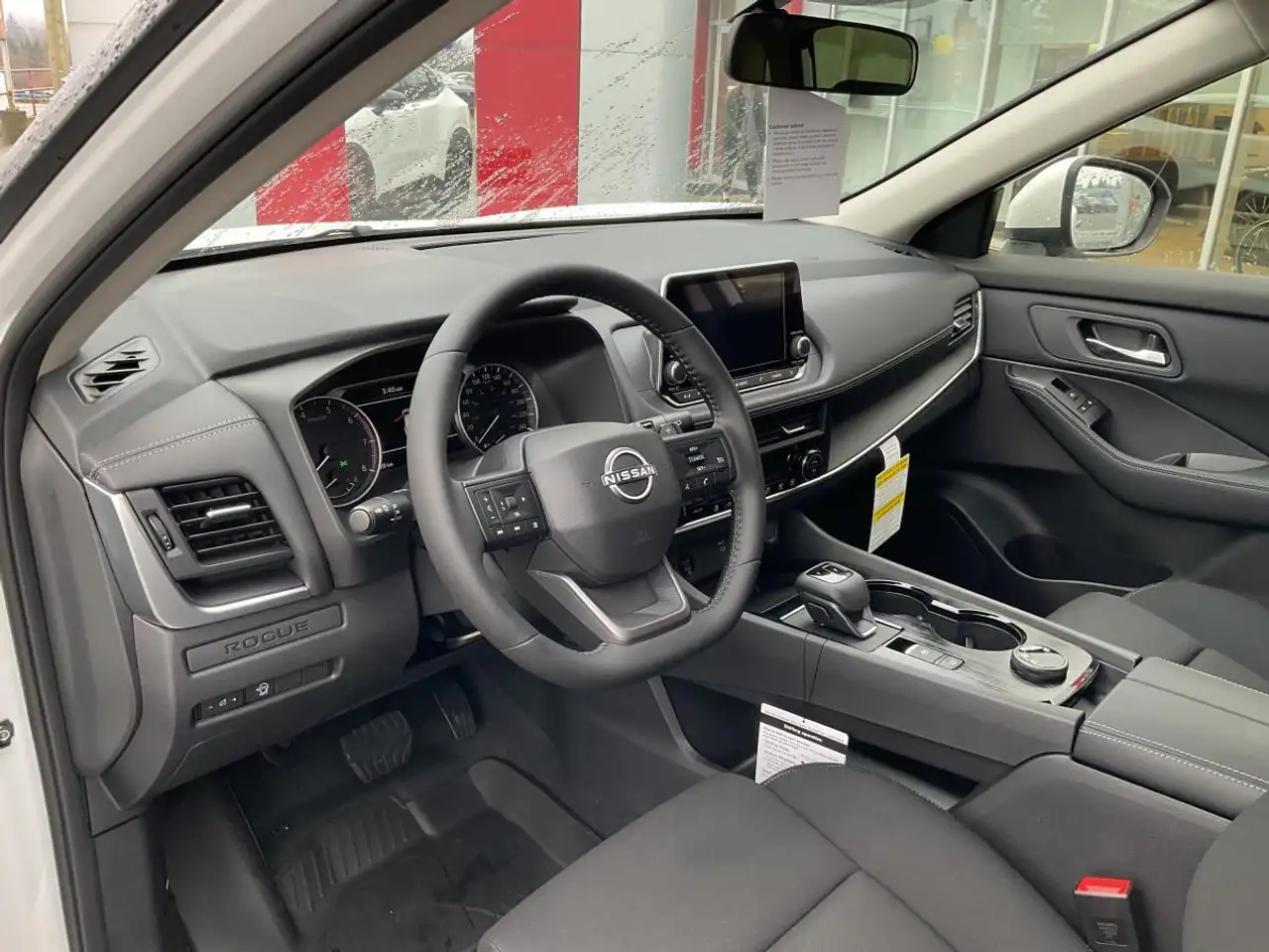 Nissan Rogue снимка Nissan Rogue
