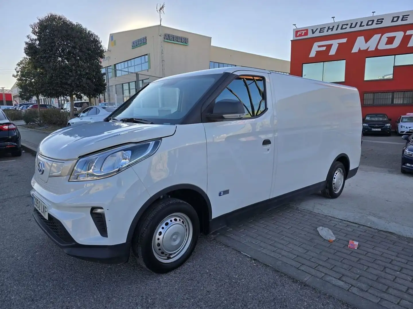 Maxus eDeliver 3 LWB 53 kWh Blanc - 2