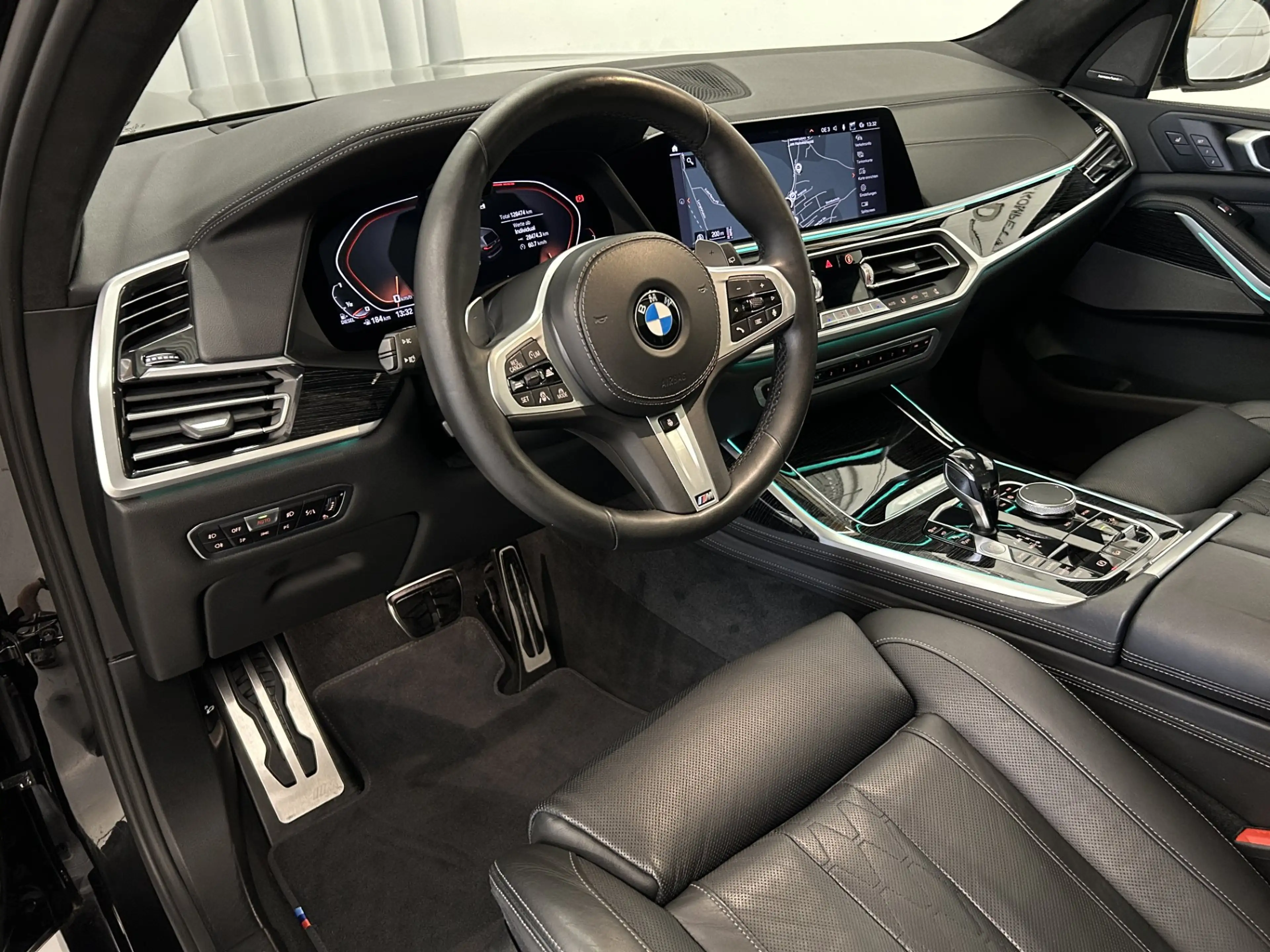 BMW X7 M50d *7-Sitzer / Night-Vision / AHV / Innovationspaket* — photo 8