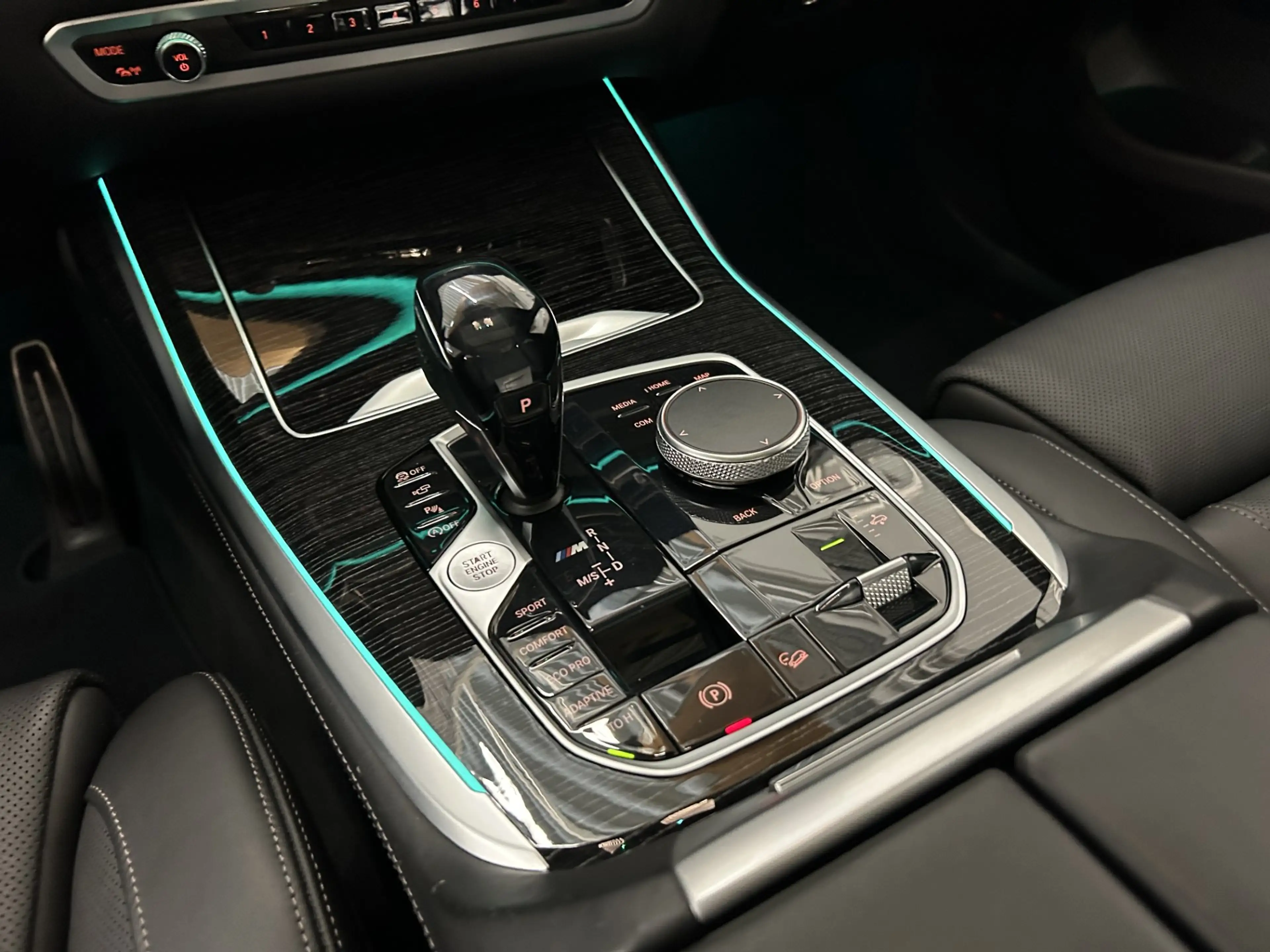 BMW X7 M50d *7-Sitzer / Night-Vision / AHV / Innovationspaket* — photo 13