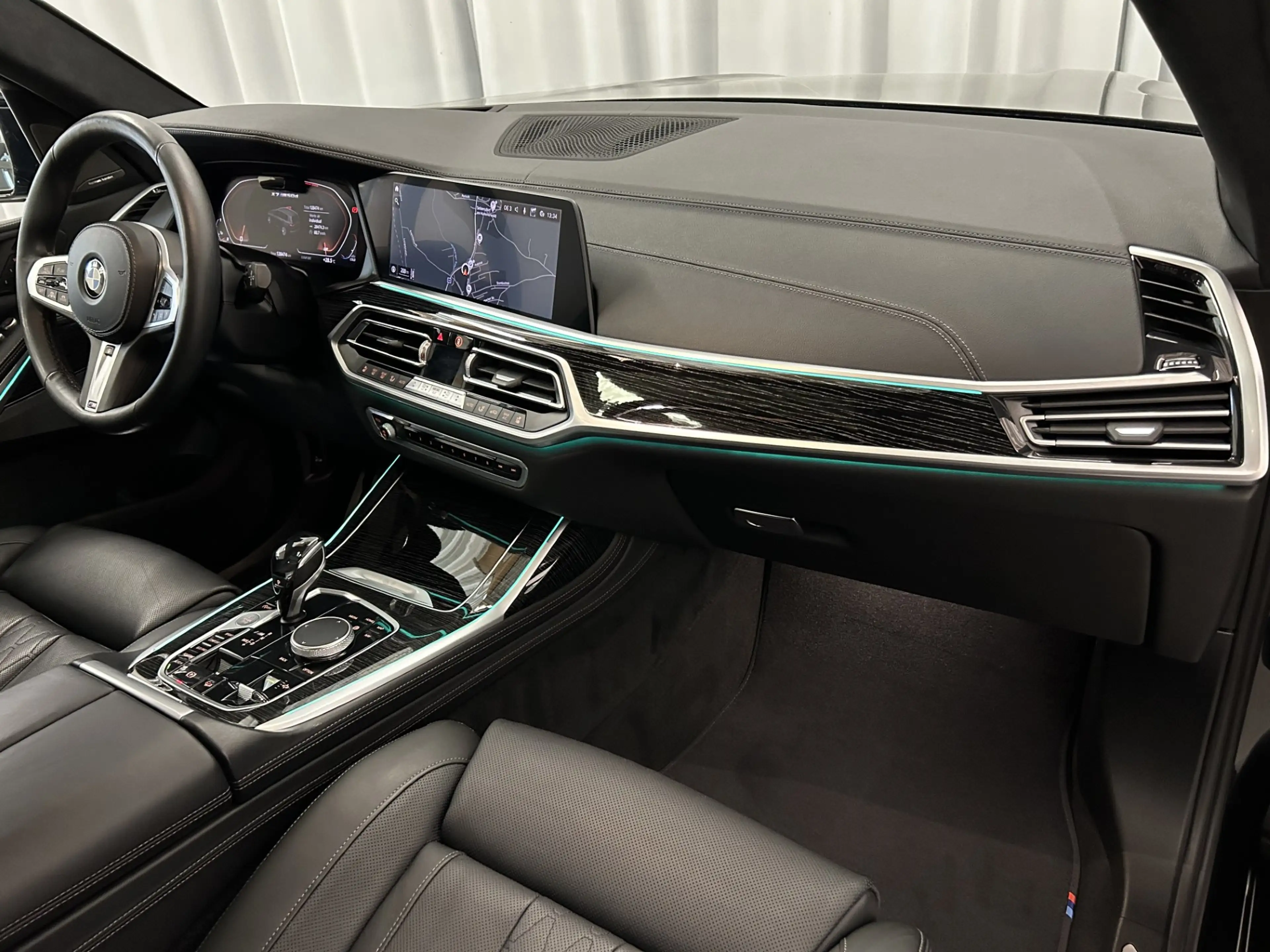 BMW X7 M50d *7-Sitzer / Night-Vision / AHV / Innovationspaket* — photo 9