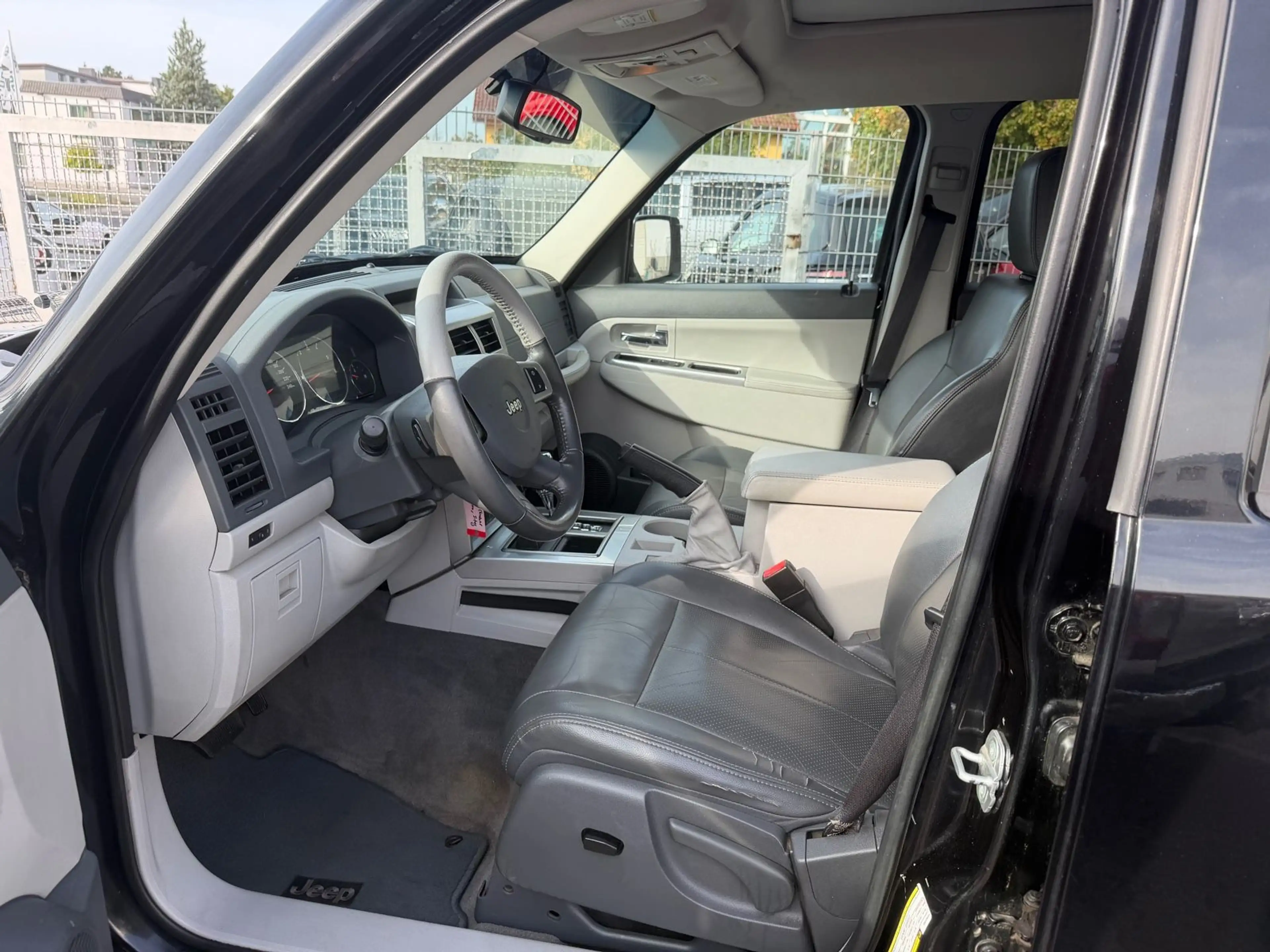 Jeep Cherokee Limited Exclusive — photo 9