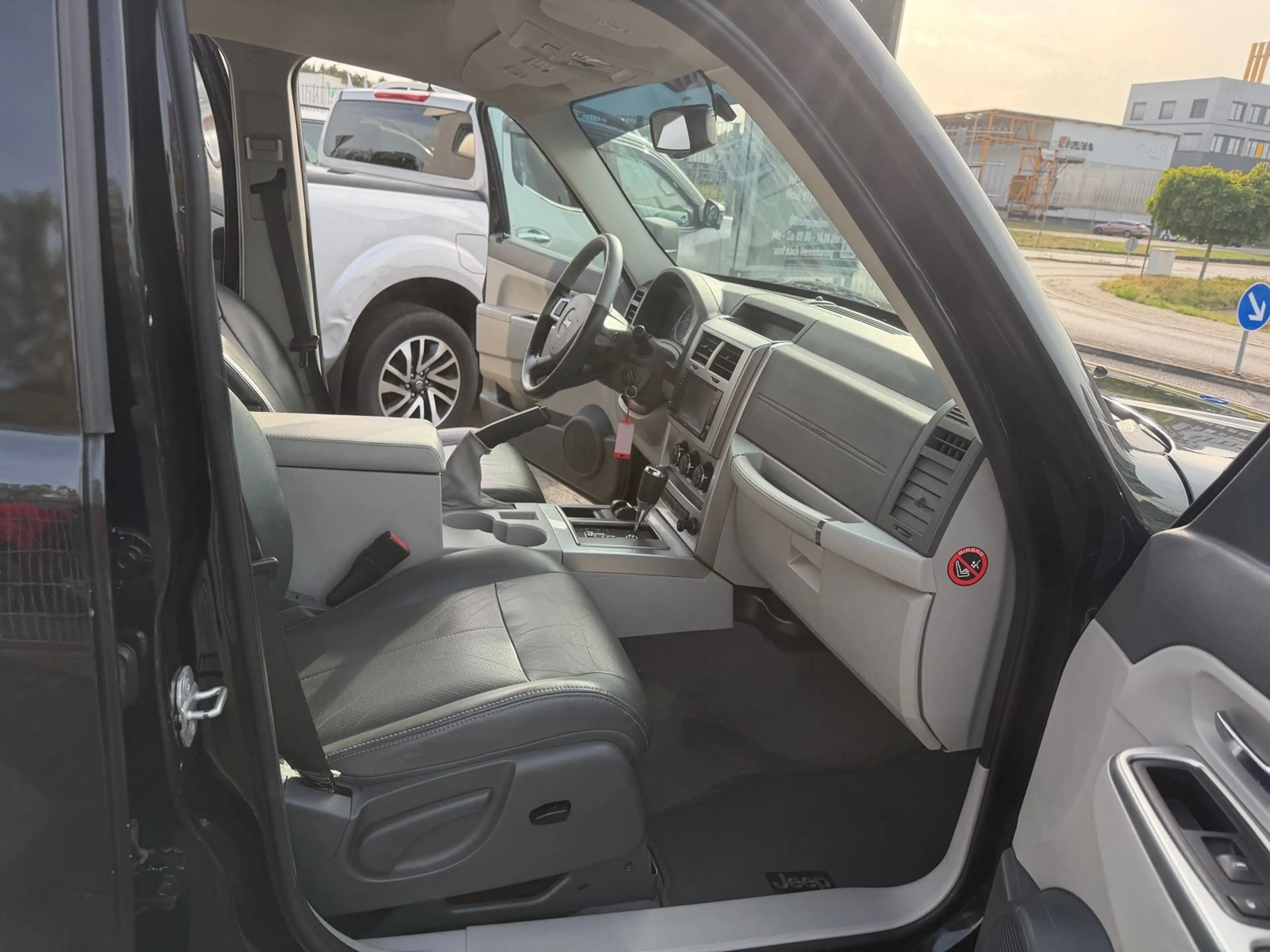 Jeep Cherokee Limited Exclusive — photo 14