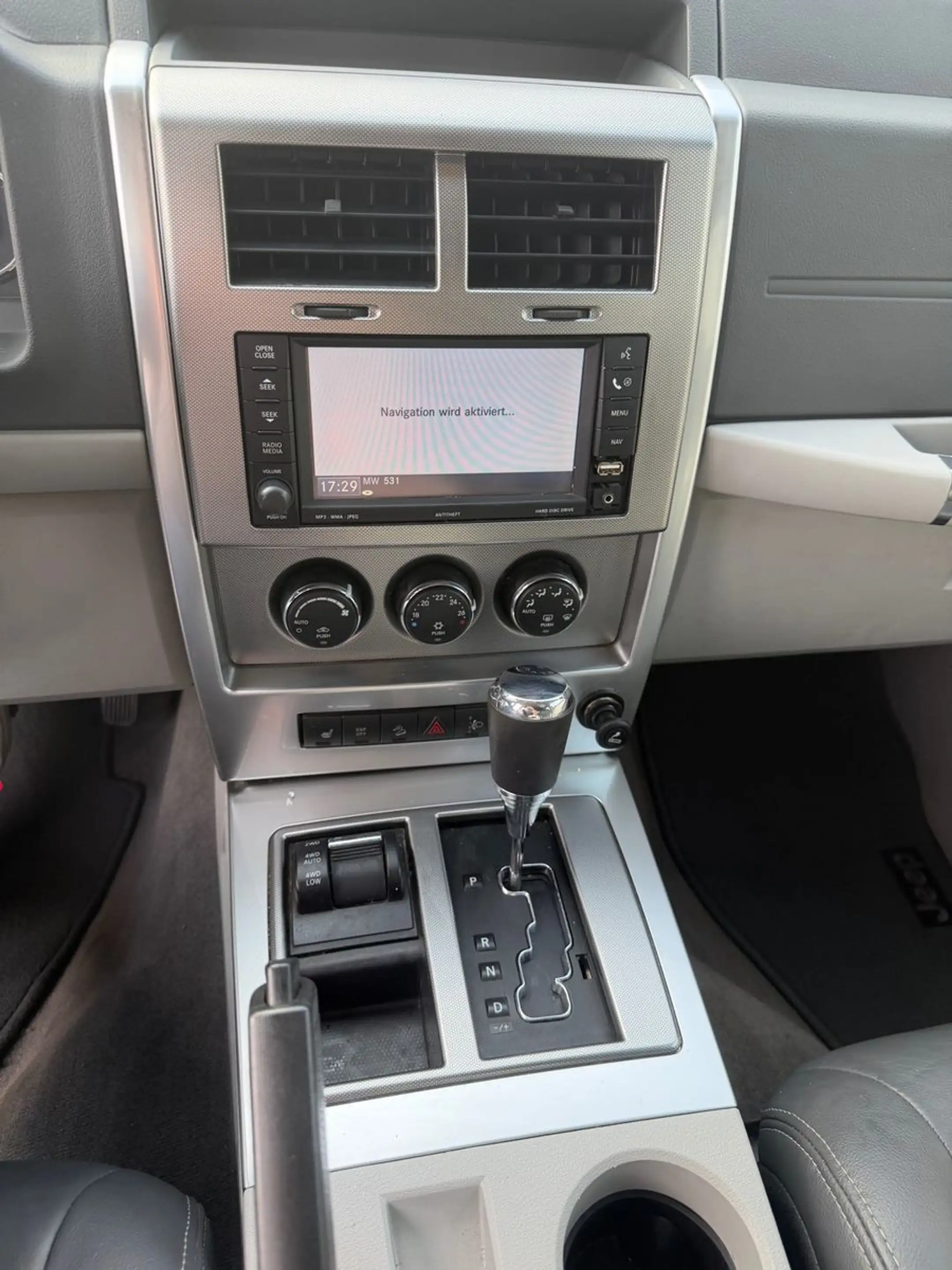 Jeep Cherokee Limited Exclusive — photo 11