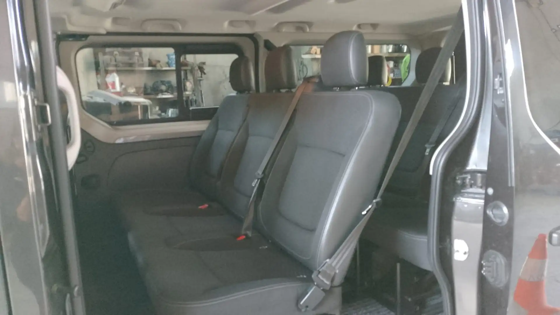 Opel Vivaro 9 posti passo lungo Negru - 2