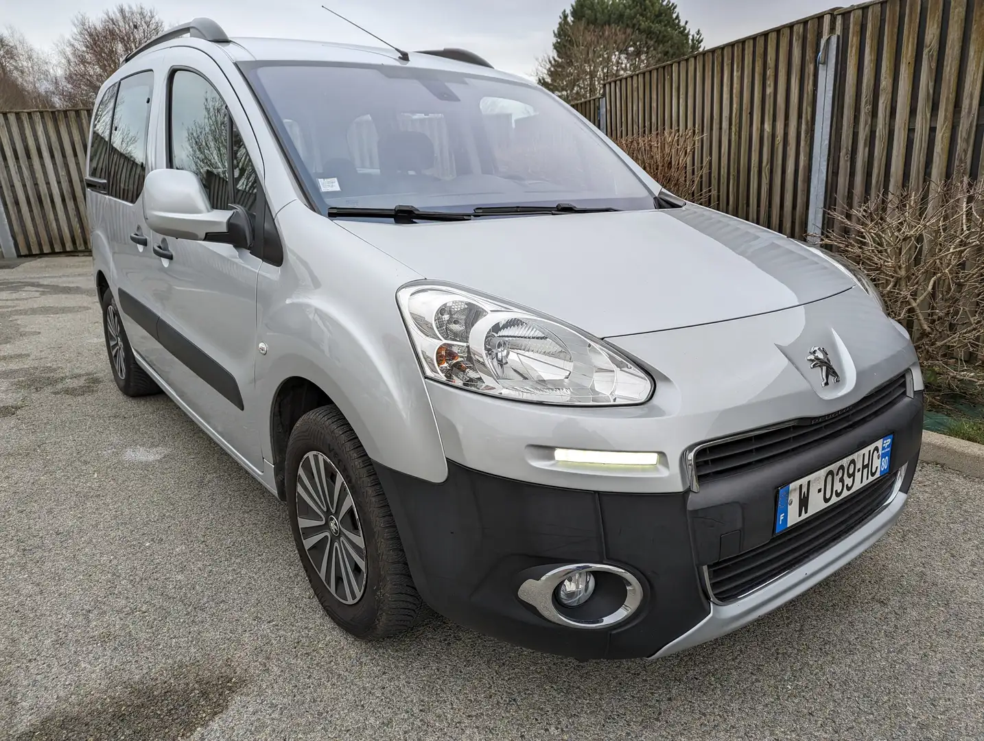 Peugeot Partner Tepee 1.6 HDi Access vo:254 Gris - 1