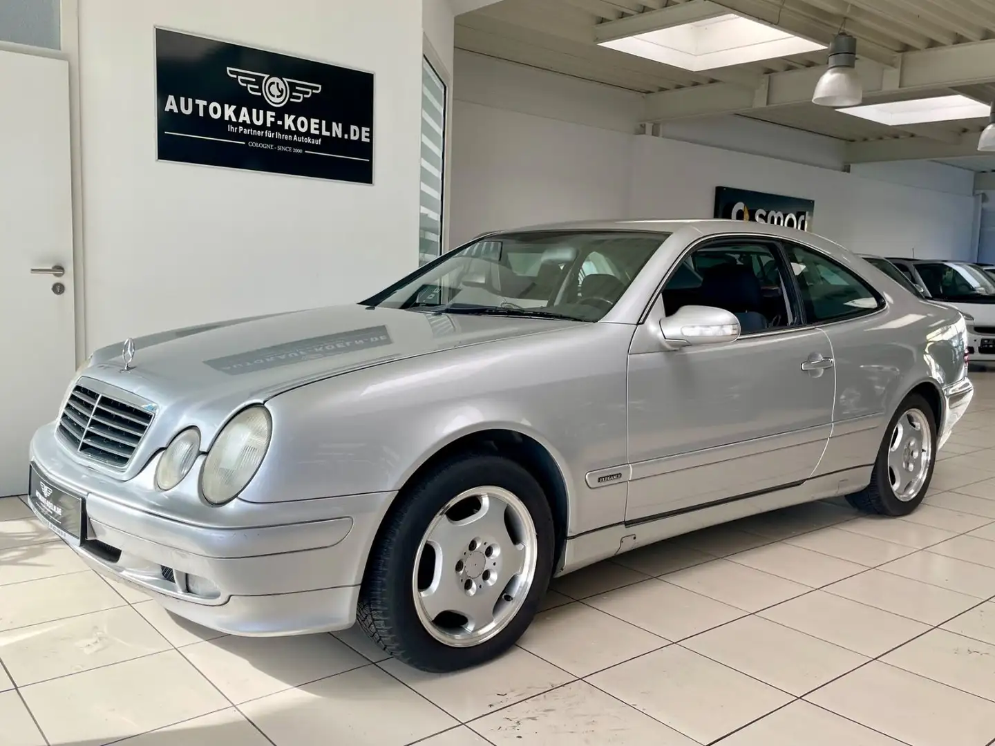 Mercedes-Benz CLK 200 Silber - 2