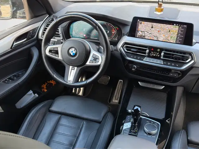 BMW X3 view 12