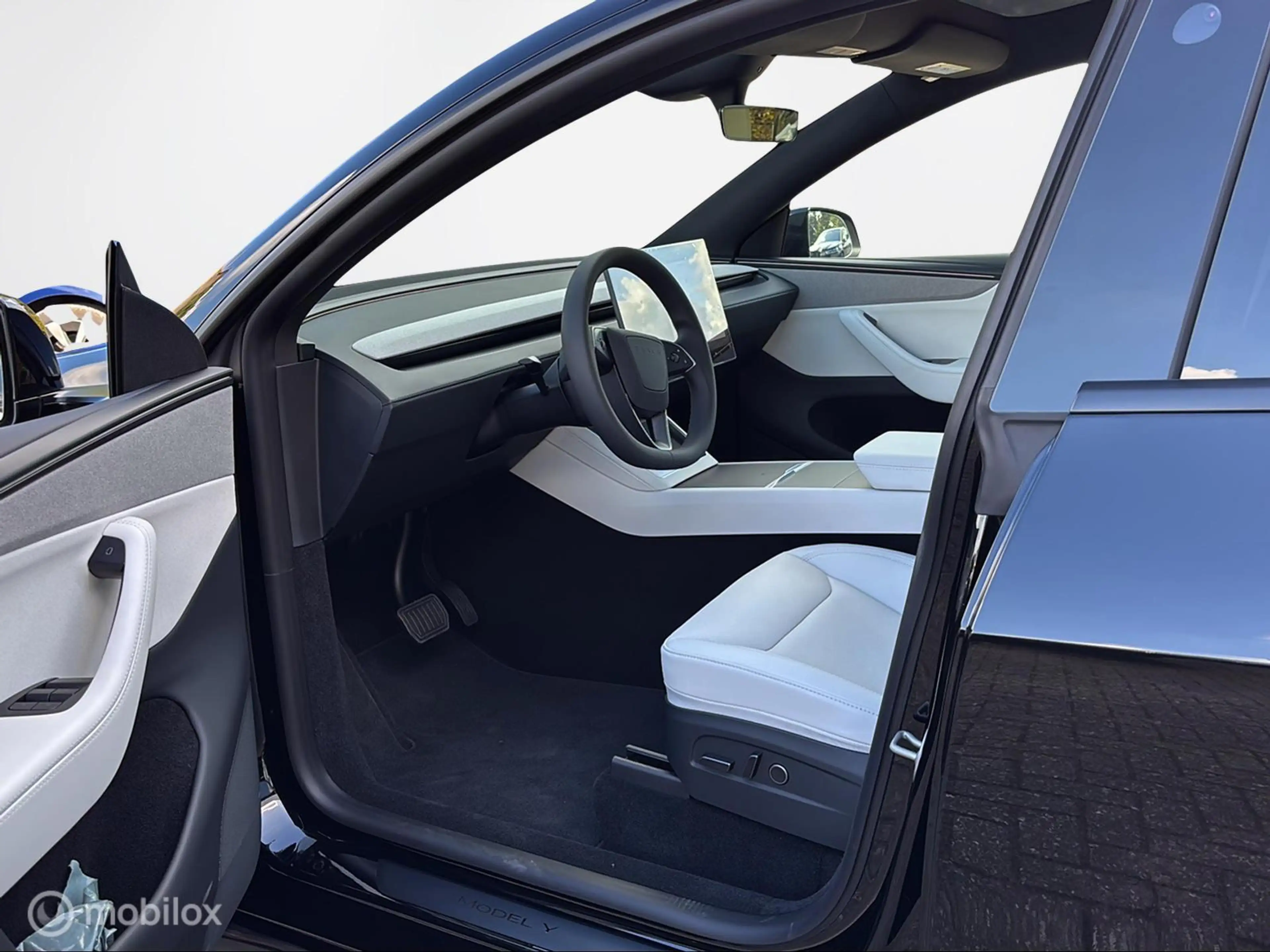 Tesla Model Y Premium Long Range RWD / Nieuw direct leverbaar!! — photo 8