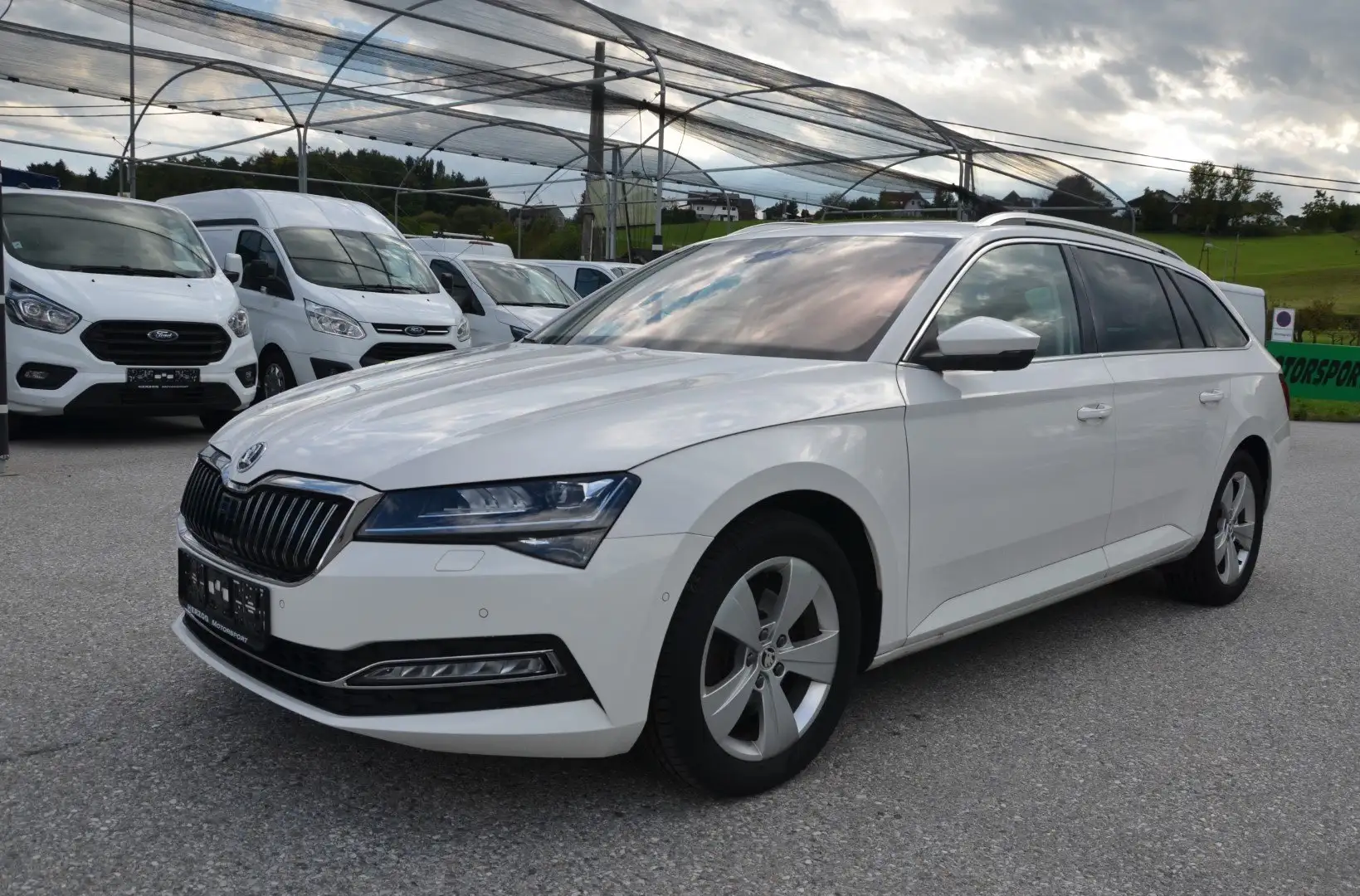 Skoda Superb Superb Kombi 2,0 TDI Style DSG MATRIX AHV P-DACH Weiß - 2