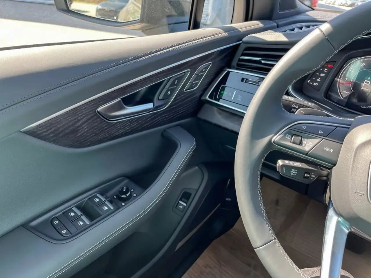 Audi Q7 снимка Audi Q7