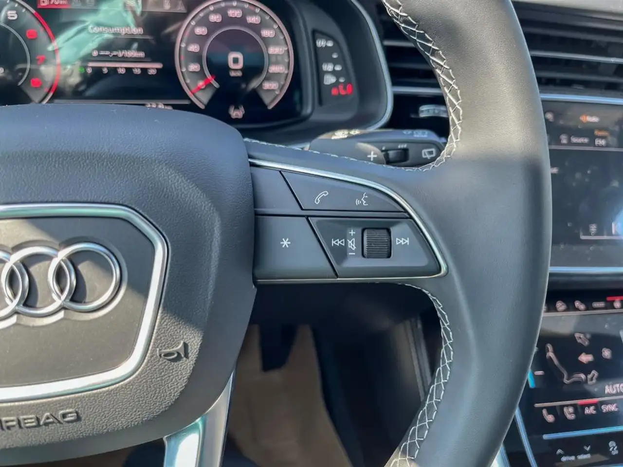 Audi Q7 снимка Audi Q7