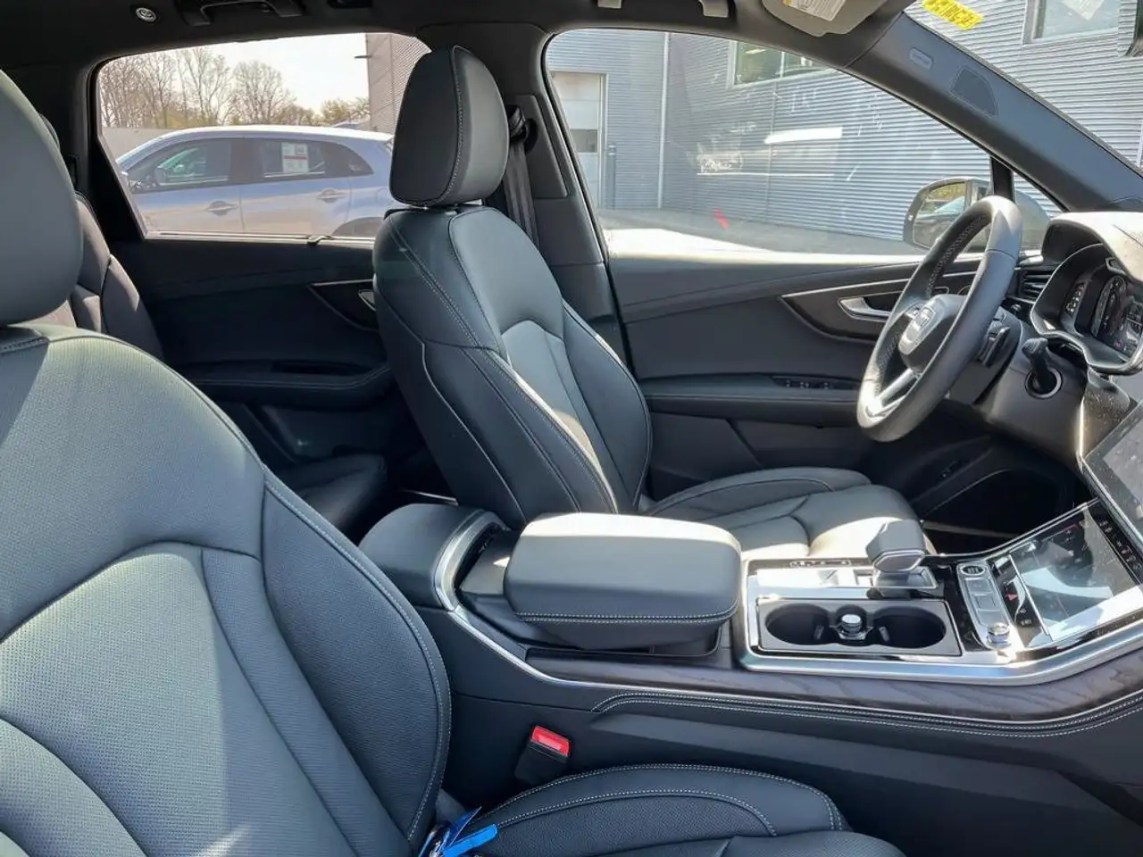 Audi Q7 снимка Audi Q7