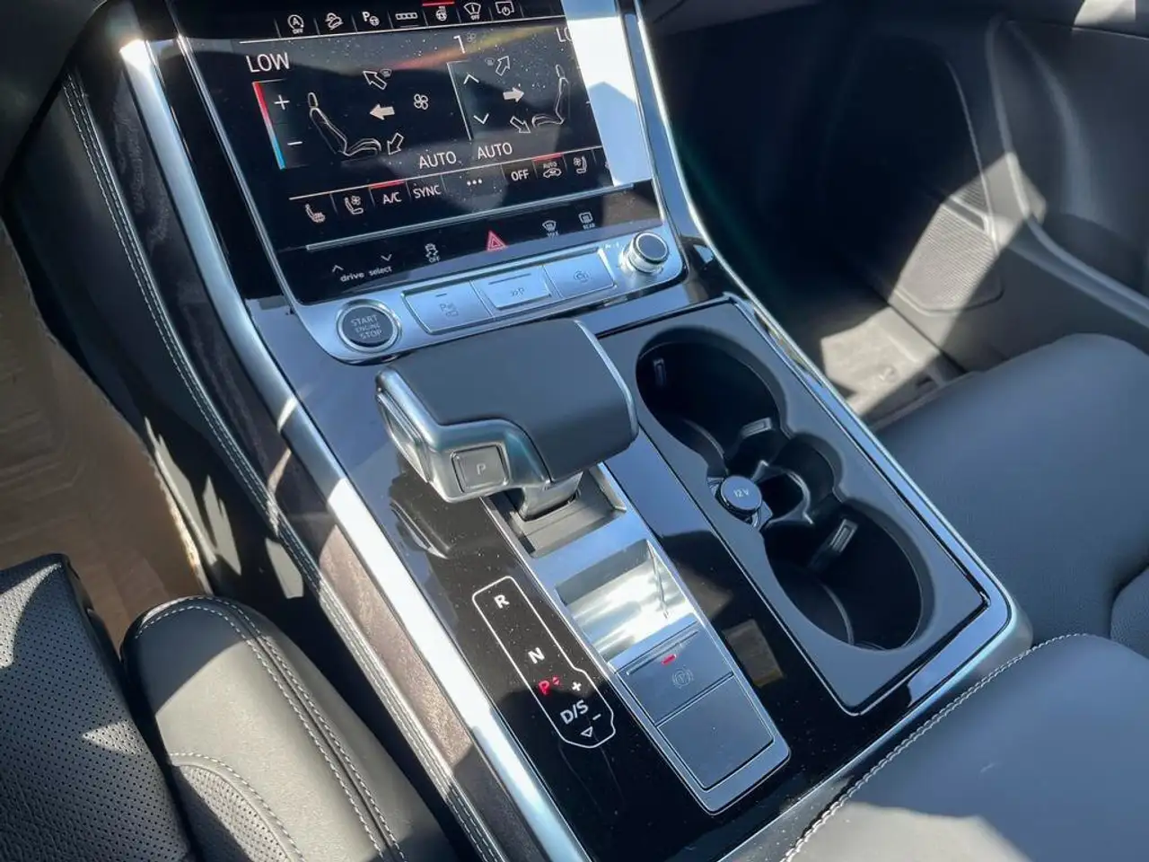 Audi Q7 снимка Audi Q7
