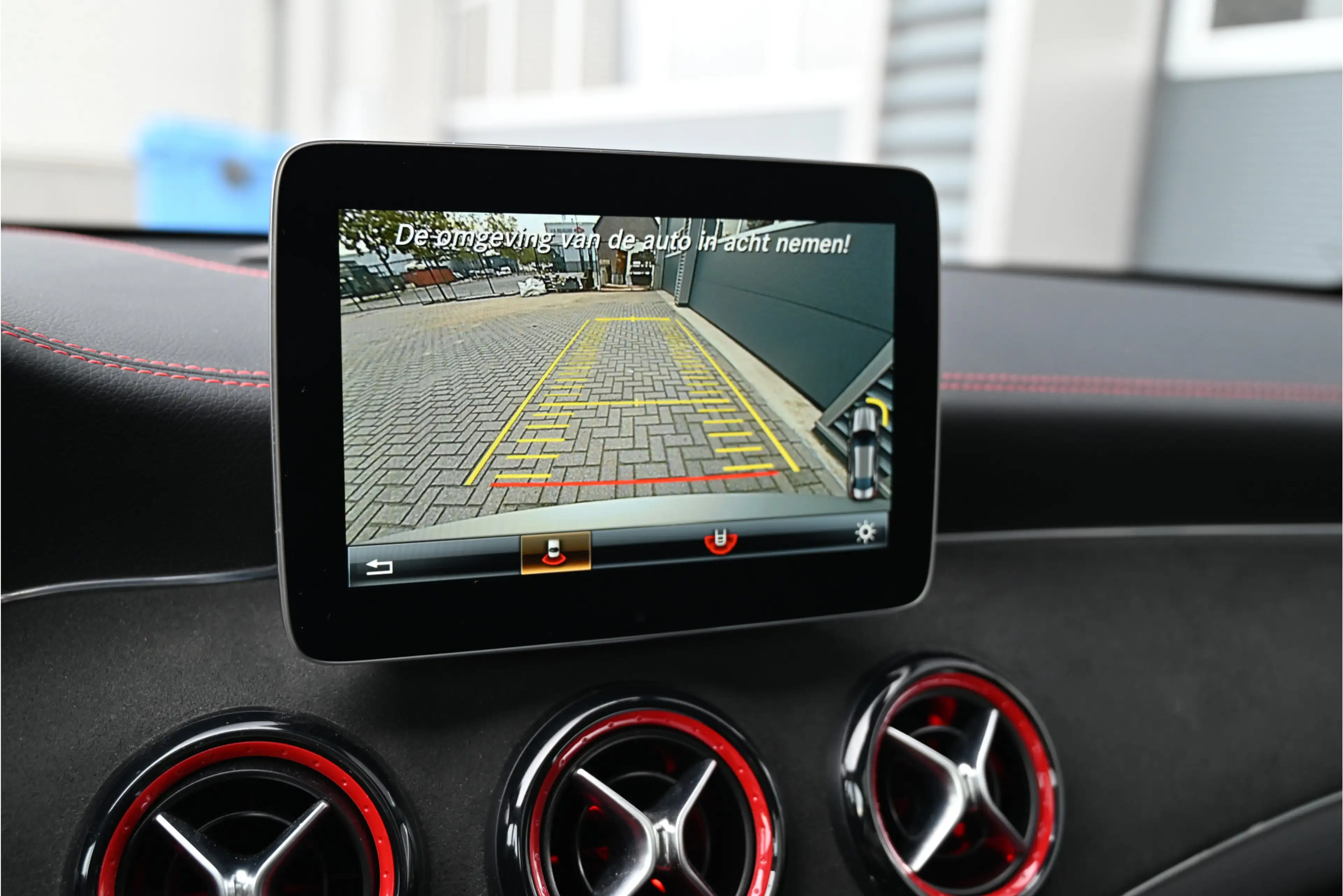 Mercedes-Benz CLA 45 AMG 4MATIC 381 PK / PANO / MAGNO / NIGHT / HARMAN KARD — photo 11