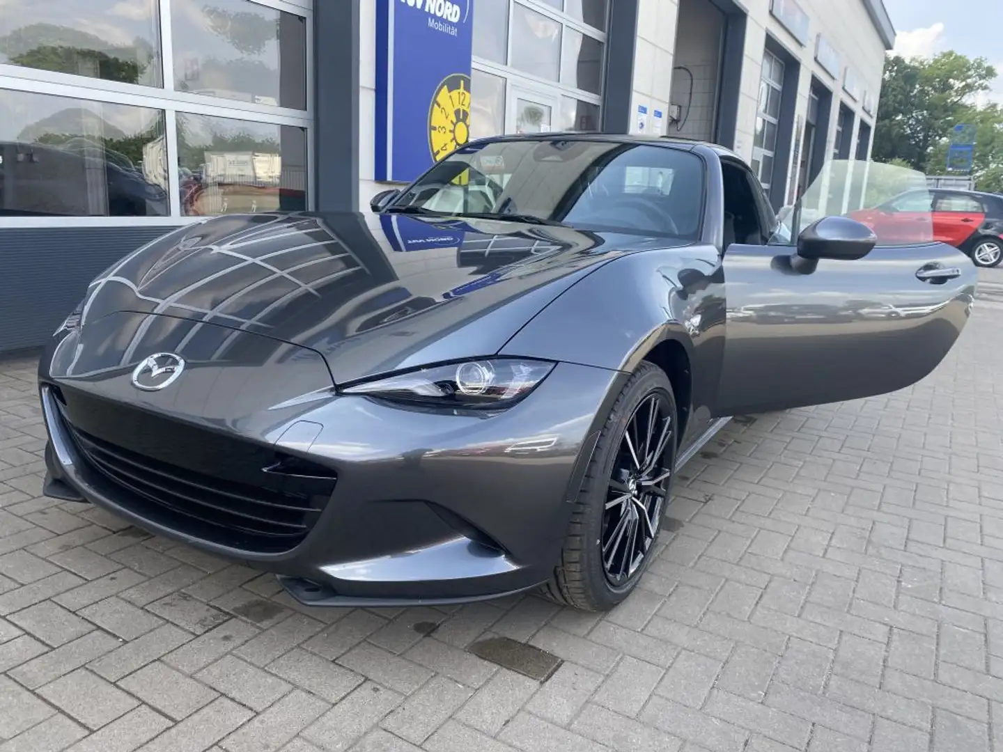 Mazda MX-5 RF SKYACTIV-G 2.0 Exclusive-Line Gris - 2
