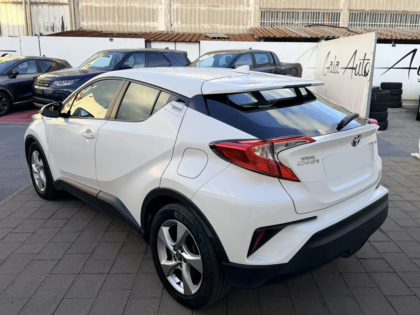 Toyota C-HR 1.8h Active TREND 2wd e-cvt Bianco - 2
