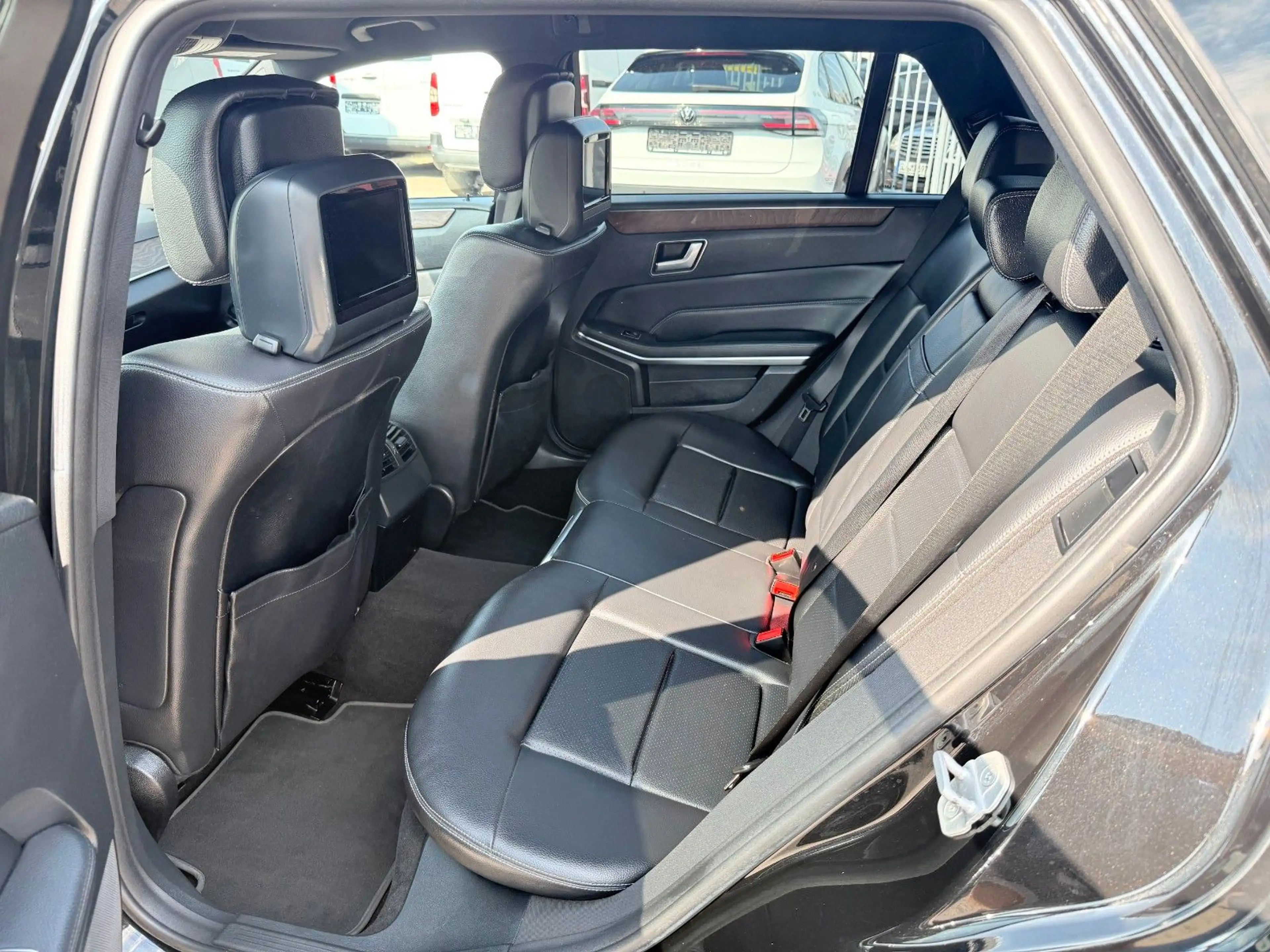 Mercedes-Benz E 250 E T-Modell E 250 CGI Avantgarde, 7 Sitze — photo 7