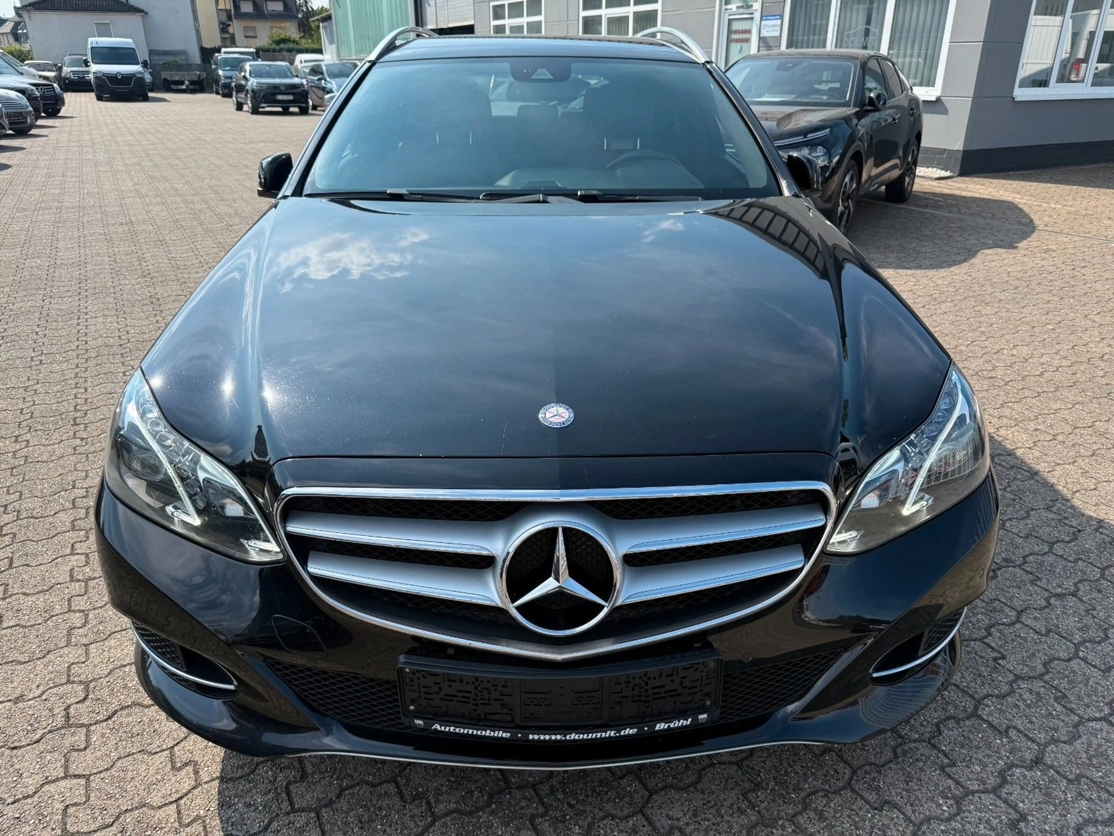 Mercedes-Benz E 250 E T-Modell E 250 CGI Avantgarde, 7 Sitze — photo 3