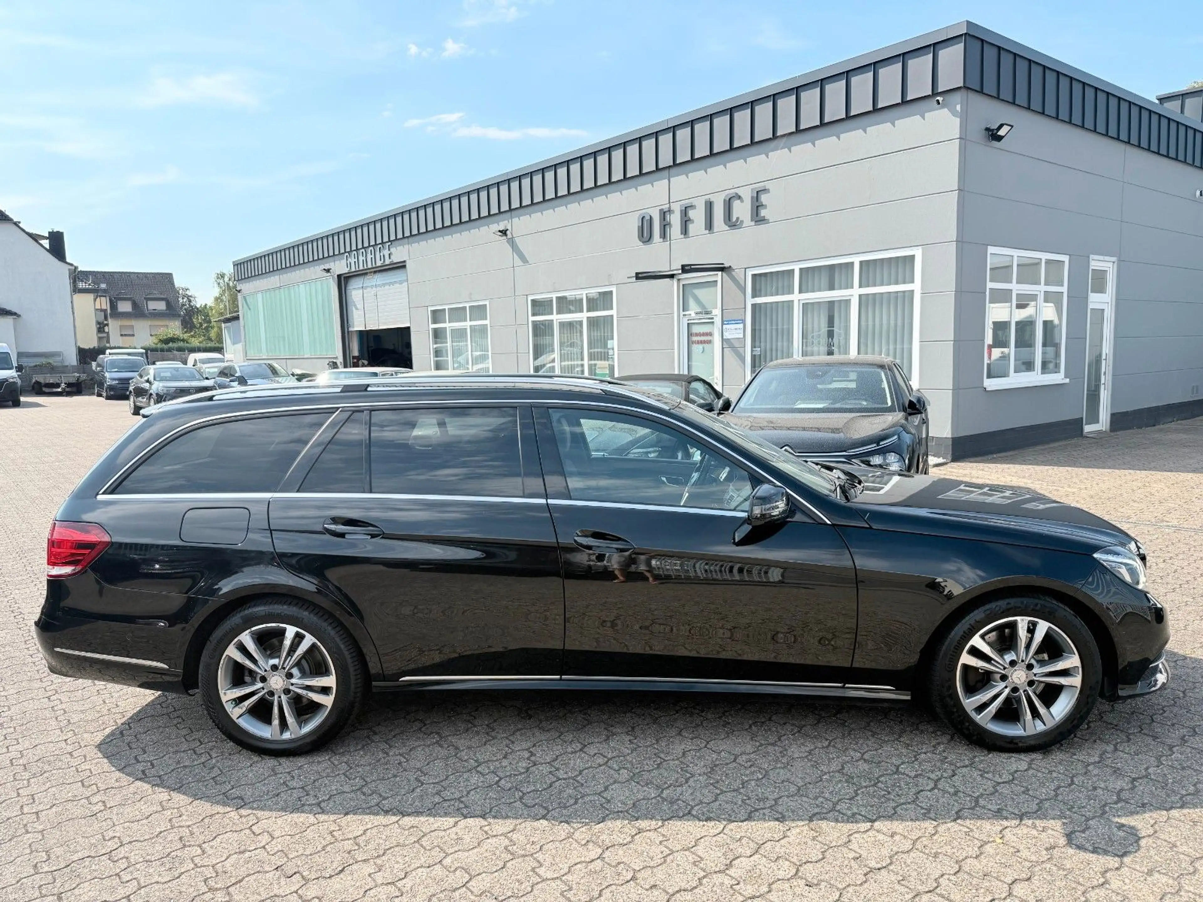 Mercedes-Benz E 250 E T-Modell E 250 CGI Avantgarde, 7 Sitze — photo 4