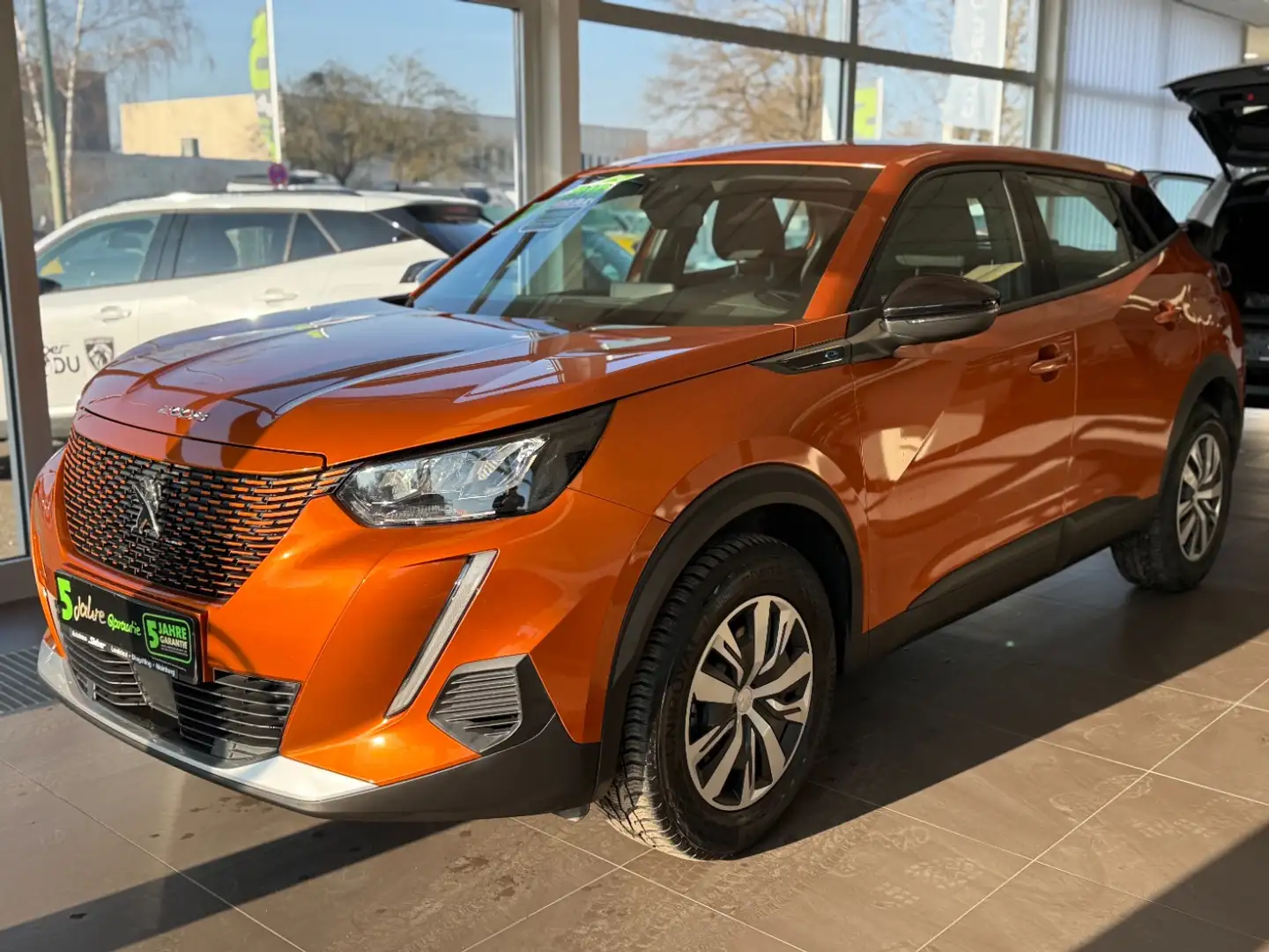 Peugeot 2008 e- Elektromotor 136 (e-) e- Active Pack AUT Orange - 2