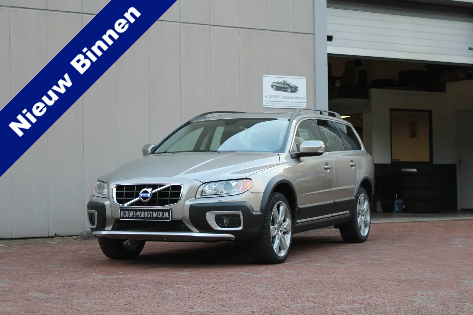 Volvo XC70 3.0 T6 Summum AUTOMAAT YOUNGTIMER incl. 21% BTW Beige - 1