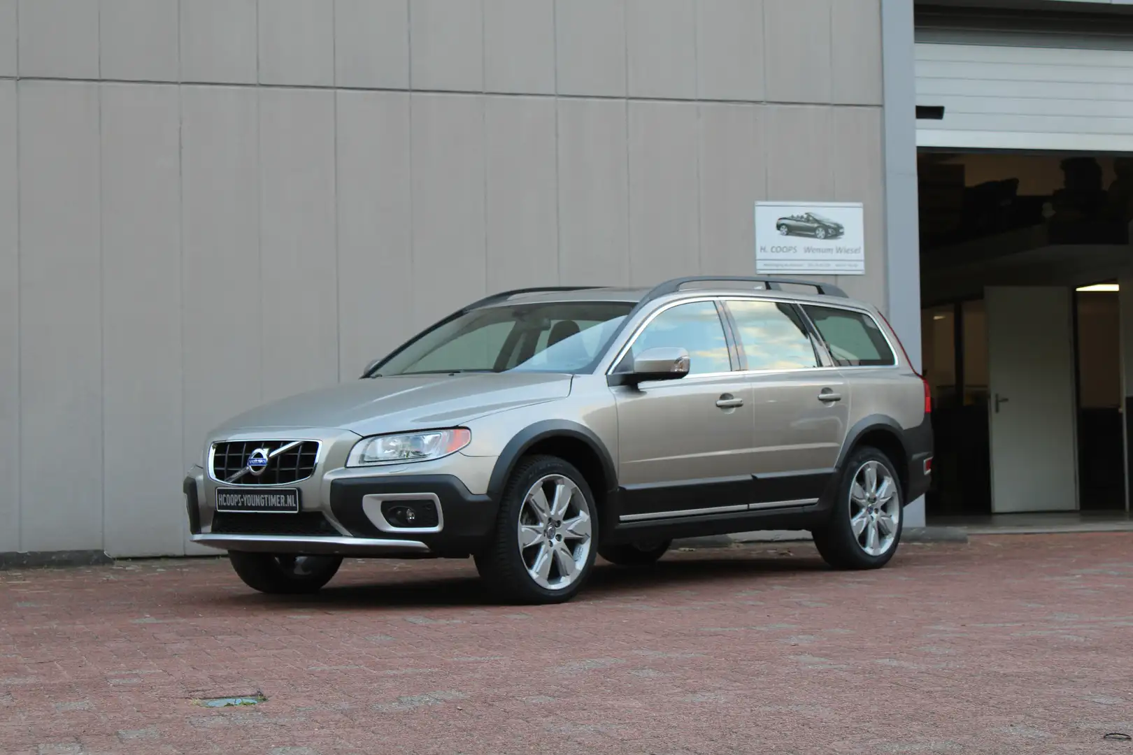 Volvo XC70 3.0 T6 Summum AUTOMAAT YOUNGTIMER incl. 21% BTW Beige - 2