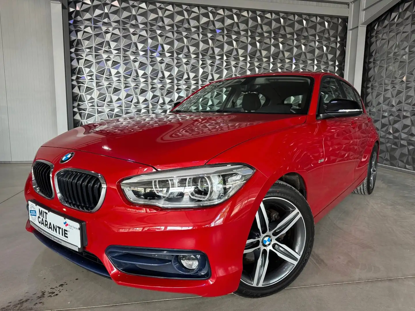 BMW 116 i Sport Line *Sitzheiz*Tempomat*2ZKlima*LED* Rouge - 1