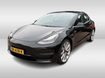 Performance AWD 75 kWh / Autopilot / Panoramadak /