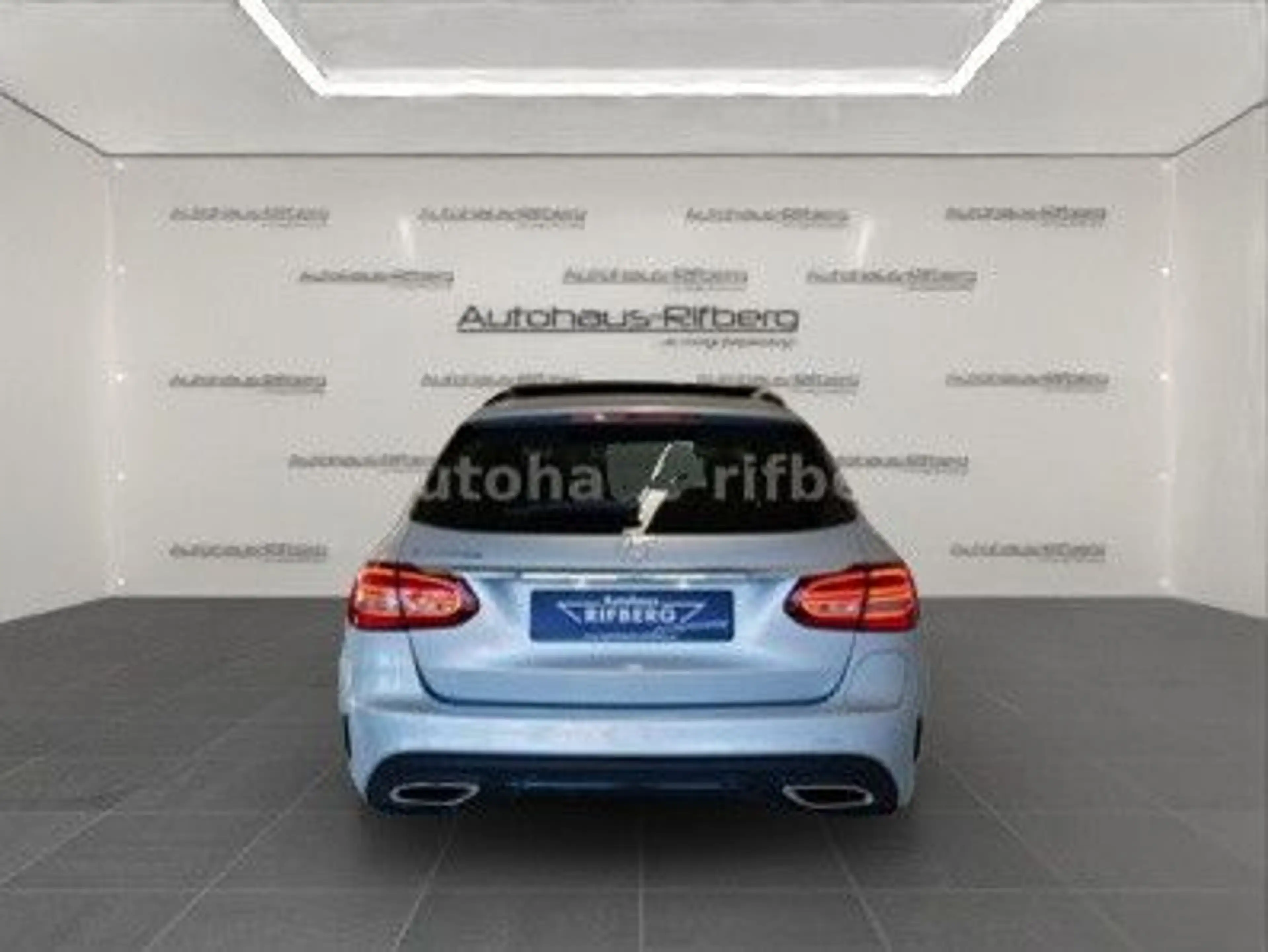 Mercedes-Benz C 300 de T AMG-Line 9G LED/Nav/SZH/RFK/PanD/KeyG — photo 4
