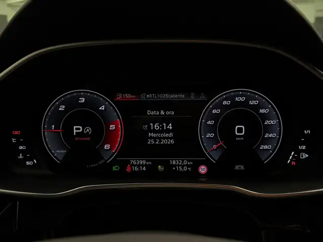 Audi Q3 view 11