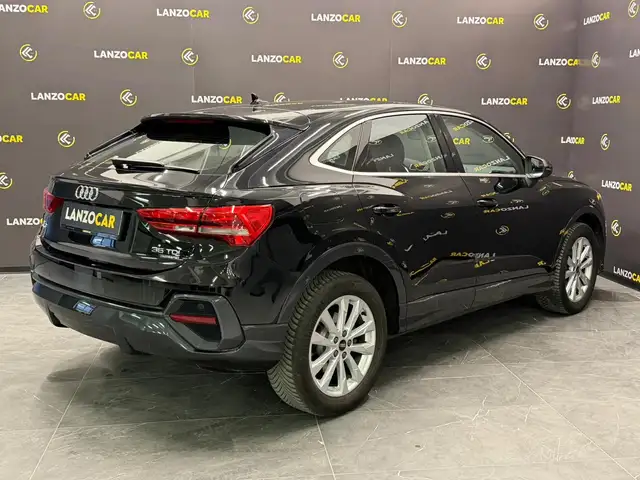 Audi Q3 view 4