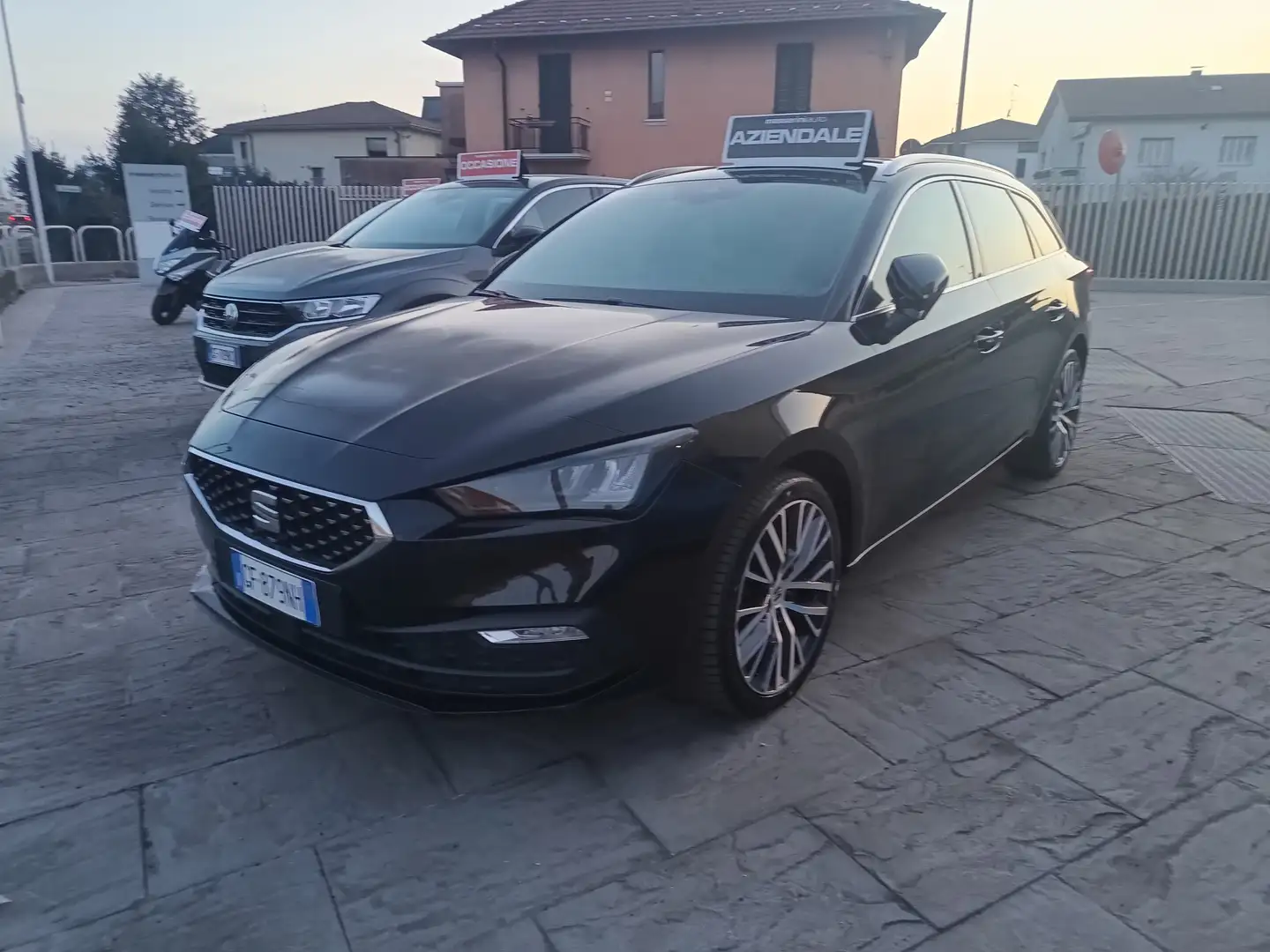 SEAT Leon Leon Sportstourer 1.5 etsi Xcellence 150cv dsg Nero - 1
