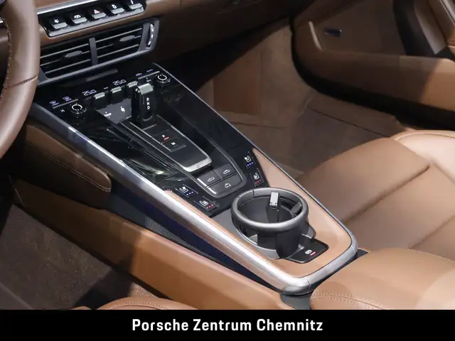 Porsche 911 view 15