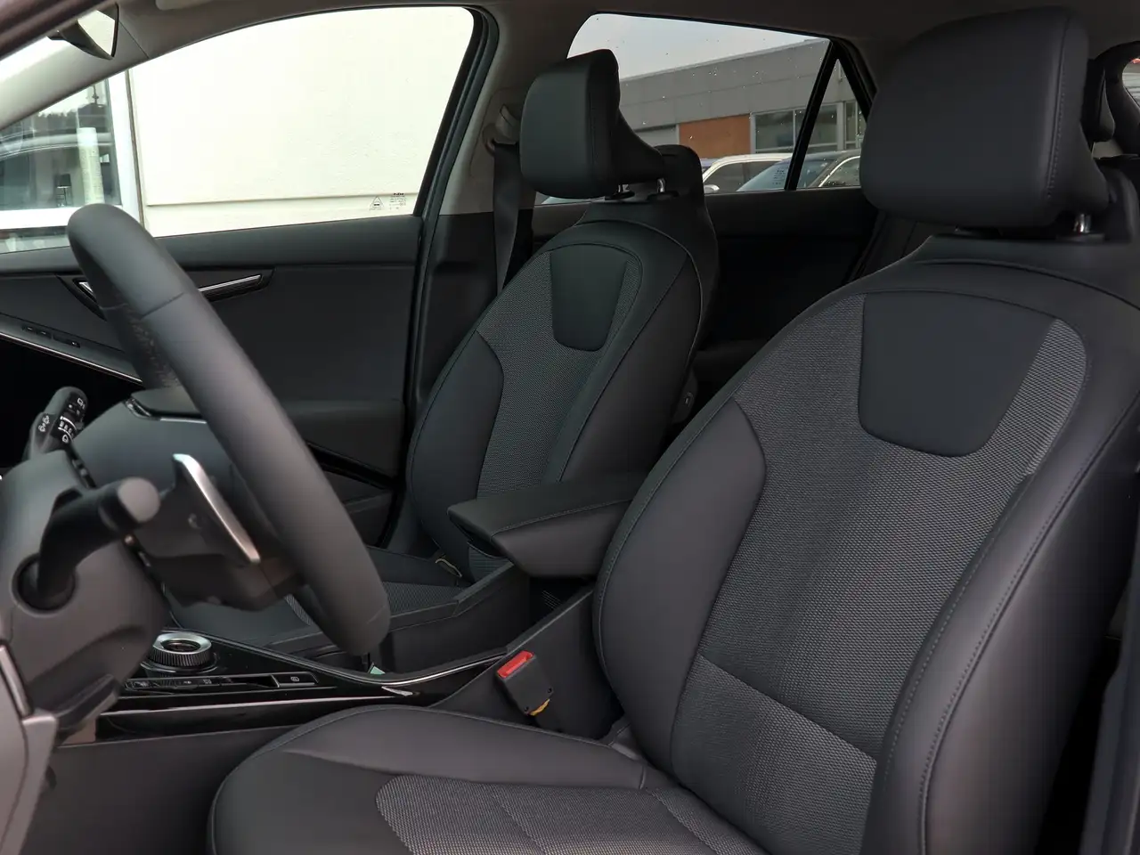 Kia Niro снимка Kia Niro