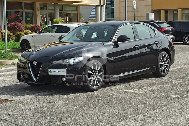 Alfa Romeo Giulia Giulia 2.2 Turbodiesel 150 CV AT8 Business
