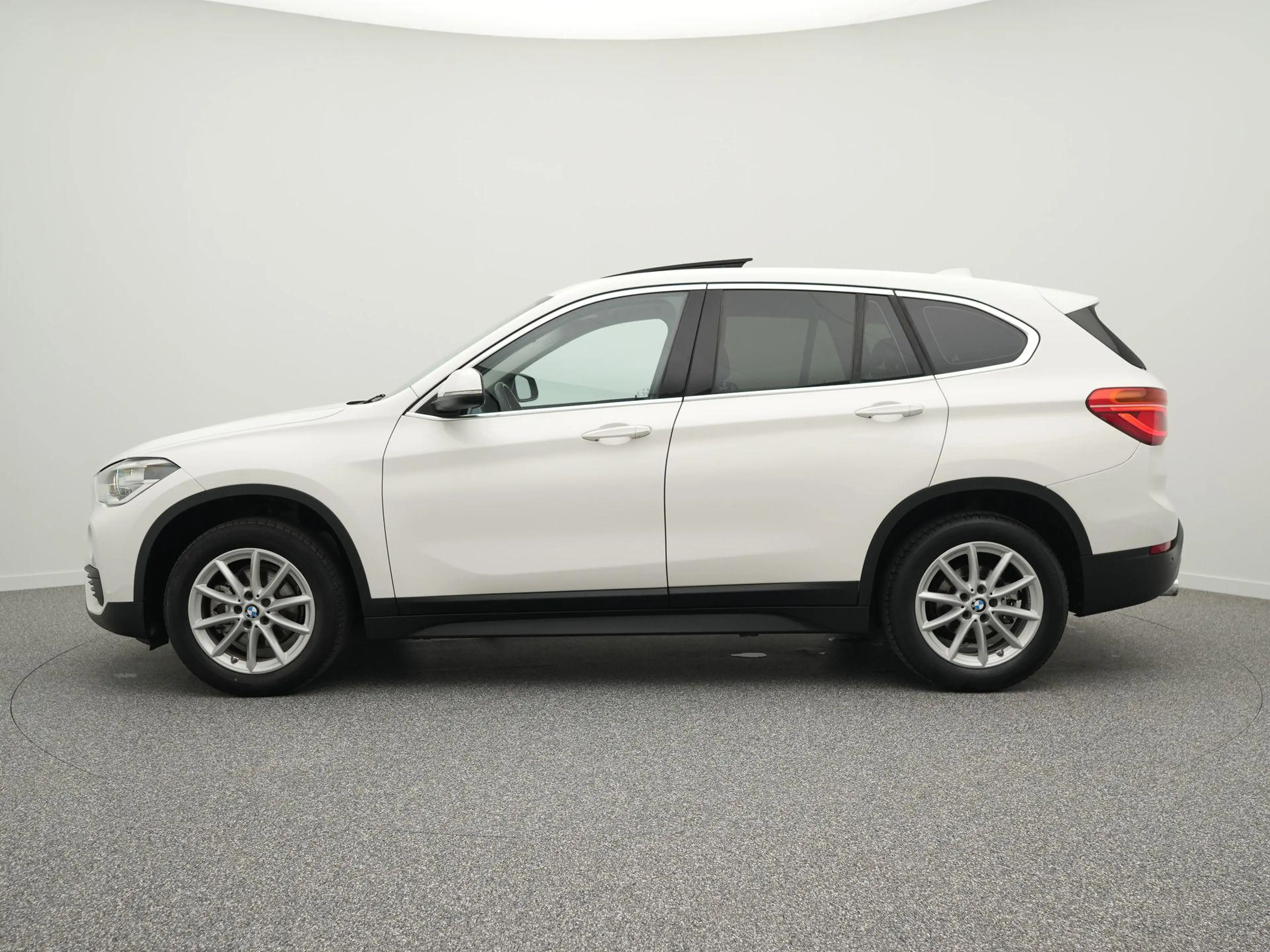 BMW X1 sDrive18i Centennial High Executive | Trekhaak | P — photo 11