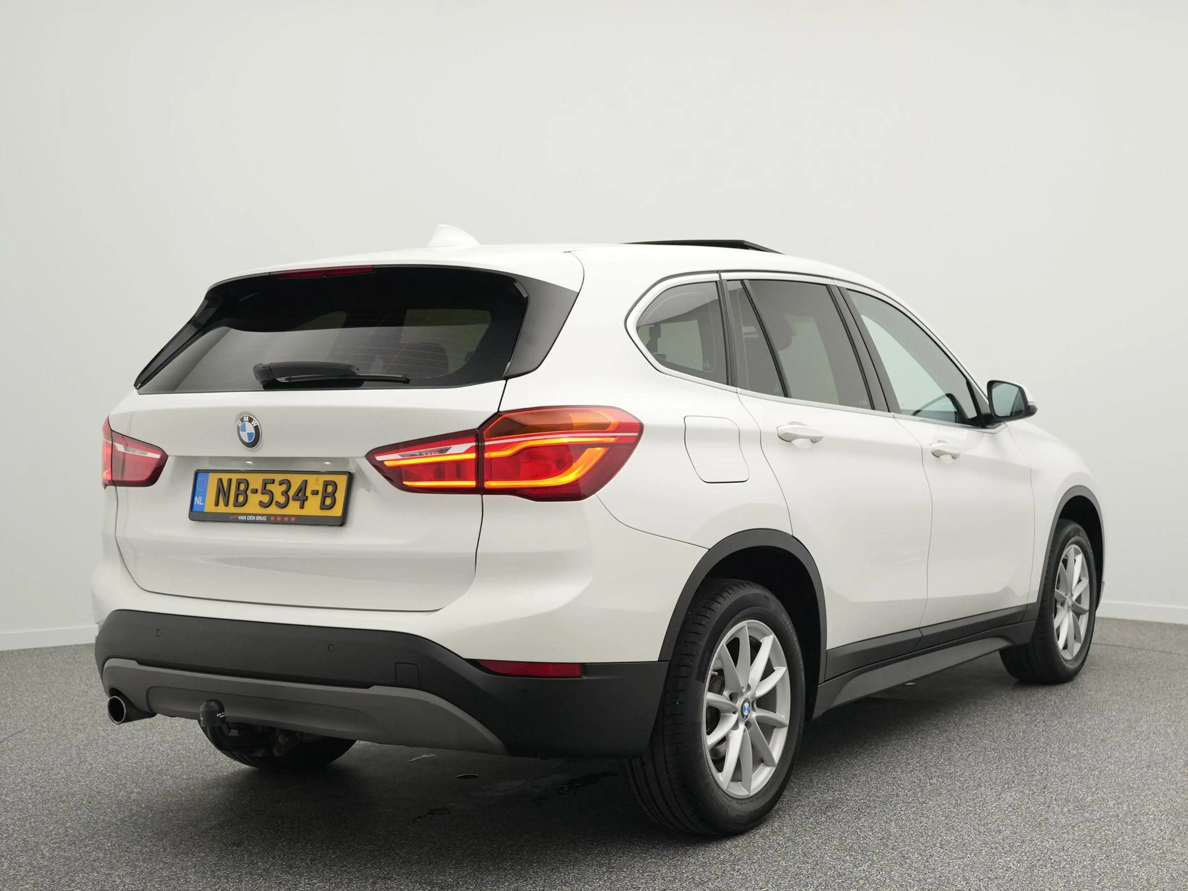 BMW X1 sDrive18i Centennial High Executive | Trekhaak | P — photo 2