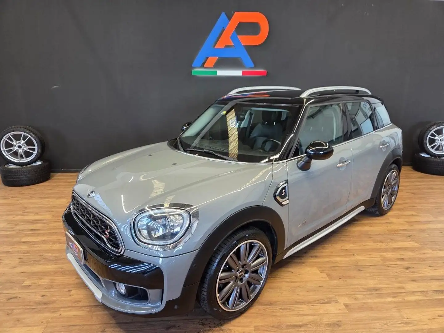 MINI Cooper SD Countryman 2.0 Hype ALL4 Automatica Grigio - 2