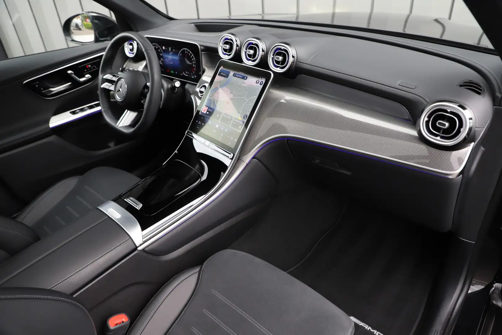 Mercedes-Benz GLC 300 300e AMG 4-Matic | 313PK | Pano | Head-up | Sfeerv Zwart - 2