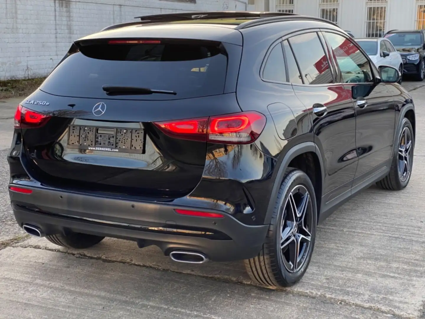 Mercedes-Benz GLA 250 250e Noir - 2