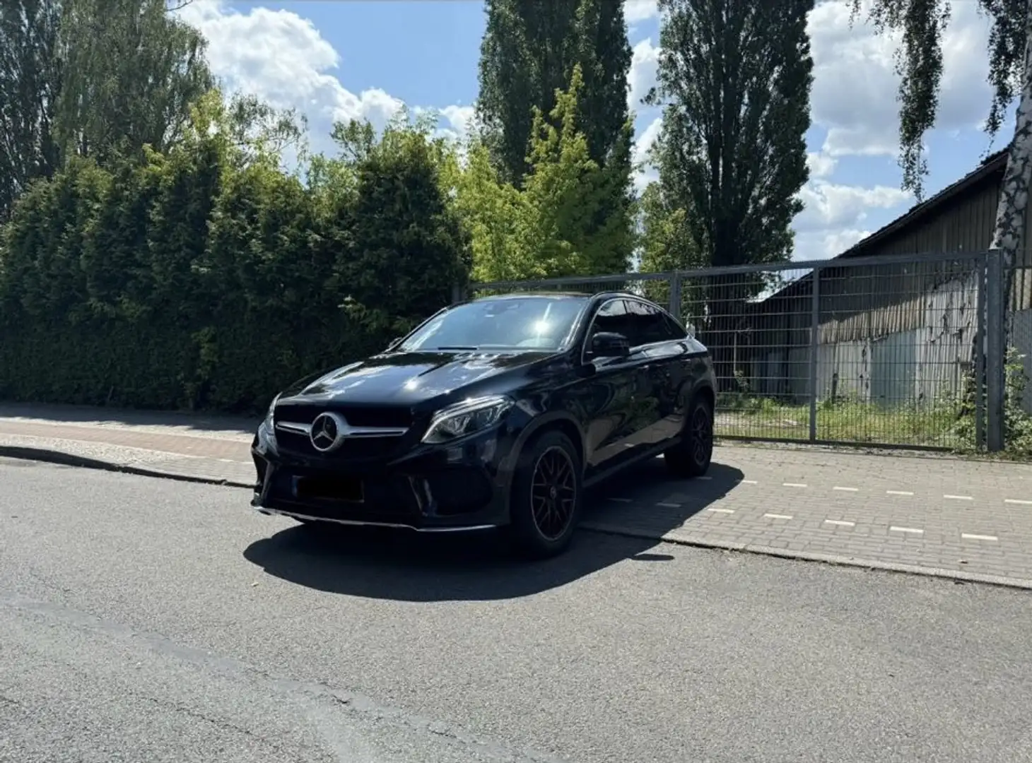 Mercedes-Benz GLE 350 Coupe AMG Schwarz - 1