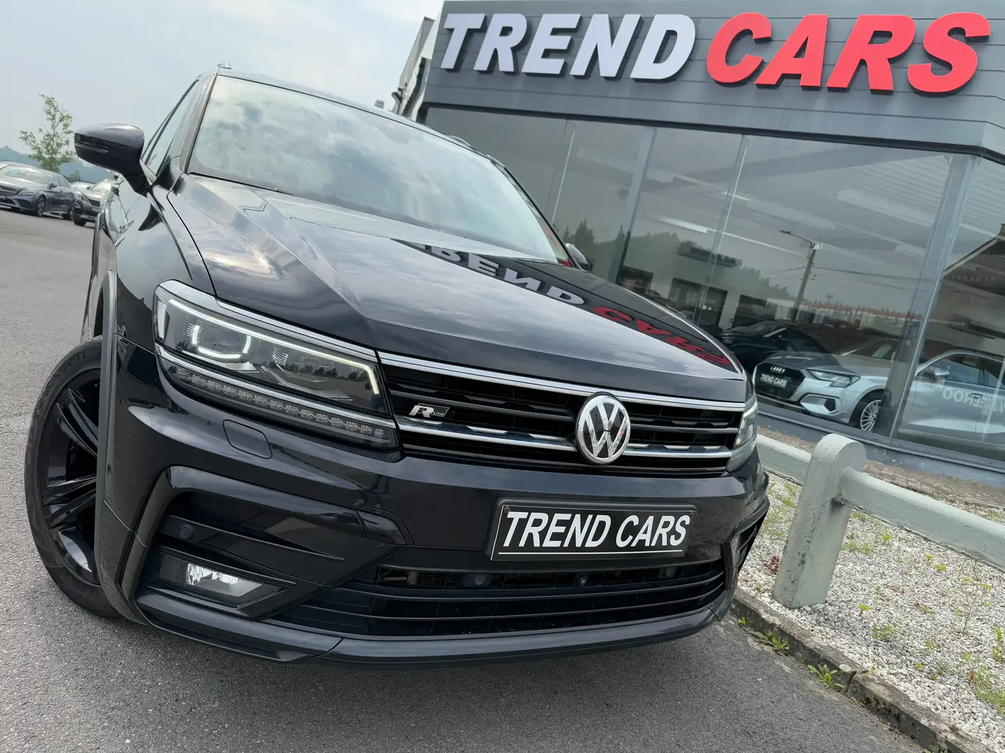 Volkswagen Tiguan Allspace 20TDI Platinum R-LINE BLACK EDITION TOIT PANO CUIR Černá - 1
