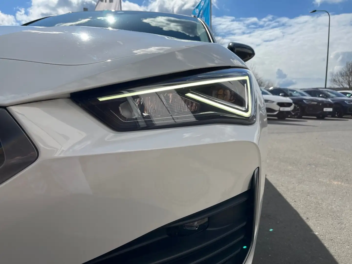 CUPRA Leon ST 1,4 e-Hybrid Automatic Wit - 2