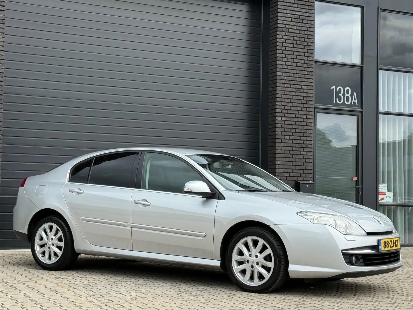 Renault Laguna 2.0 16V T Dynamique Aut.-6 | 3e eig. | volledig ge Grijs - 2