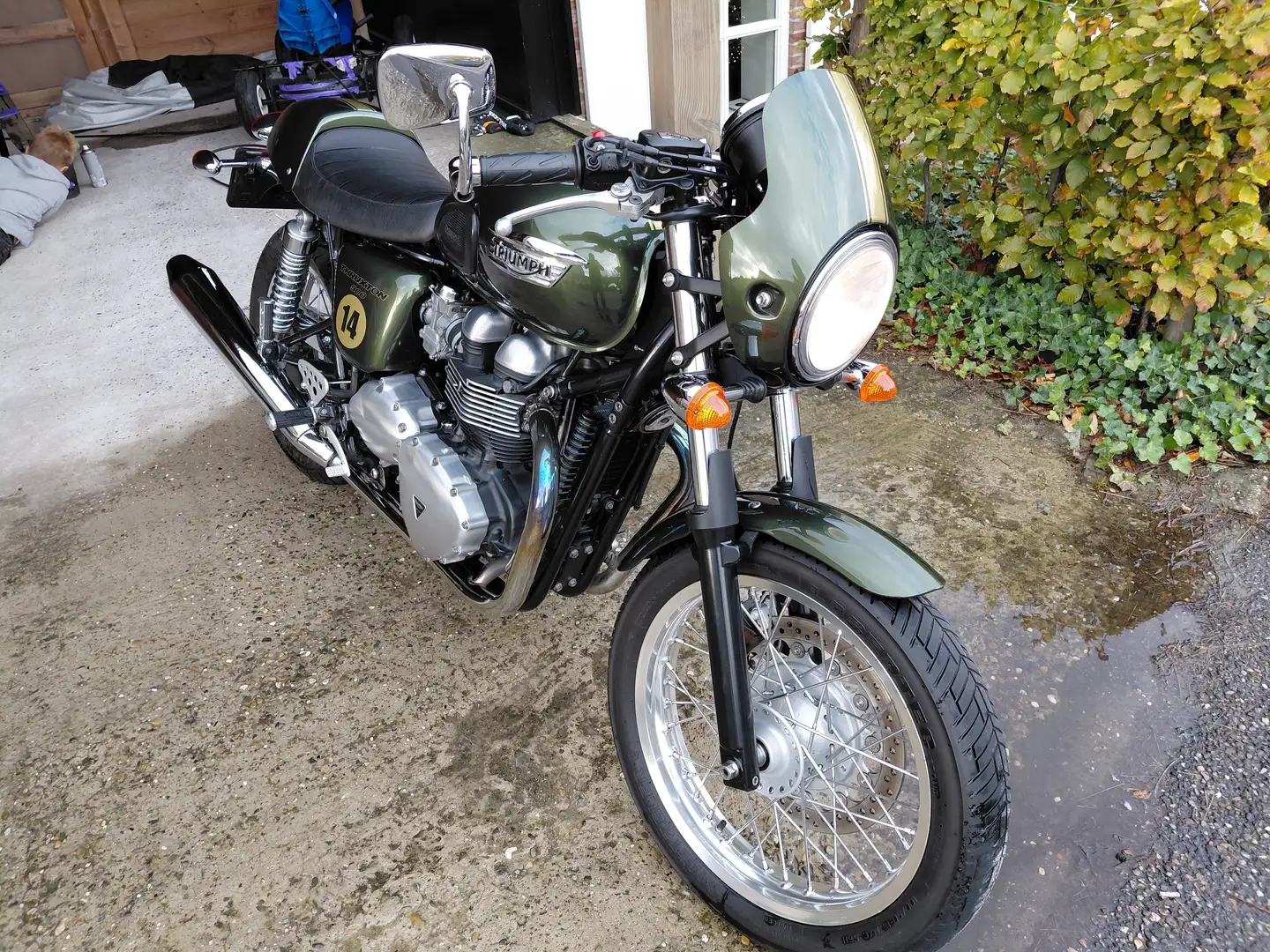 Triumph Thruxton 900 Groen - 1