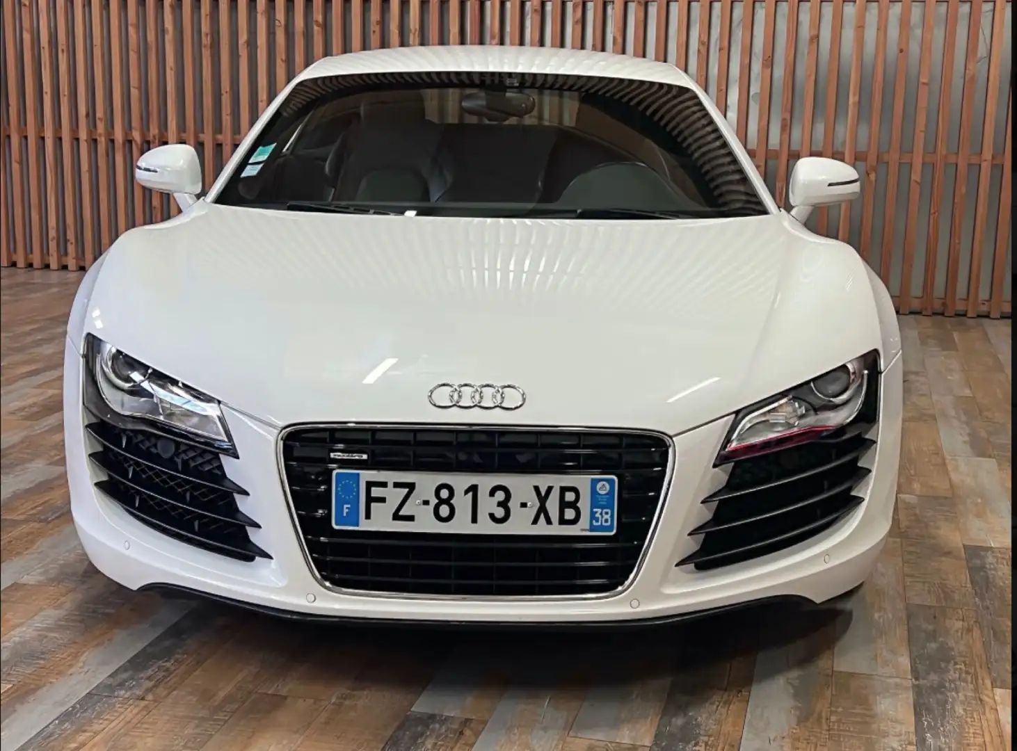 Audi R8 V8 4.2 FSI 420 Quattro Beyaz - 2