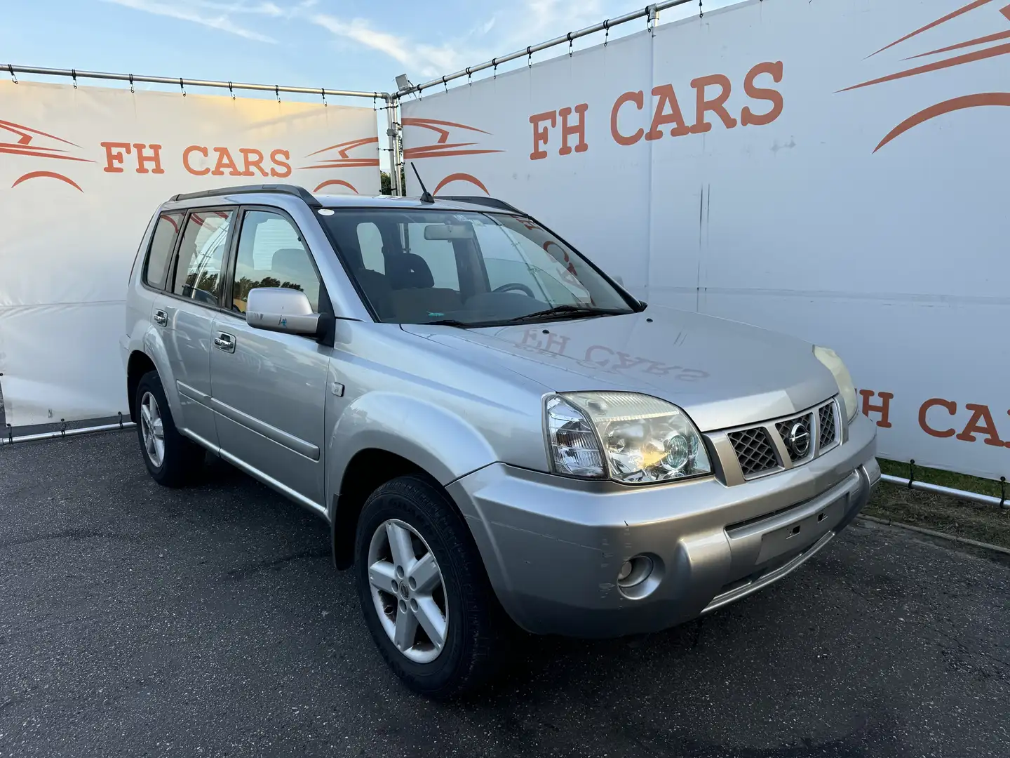Nissan X-Trail 2.2 dCi DPF Comfort EURO 4 Silber - 2