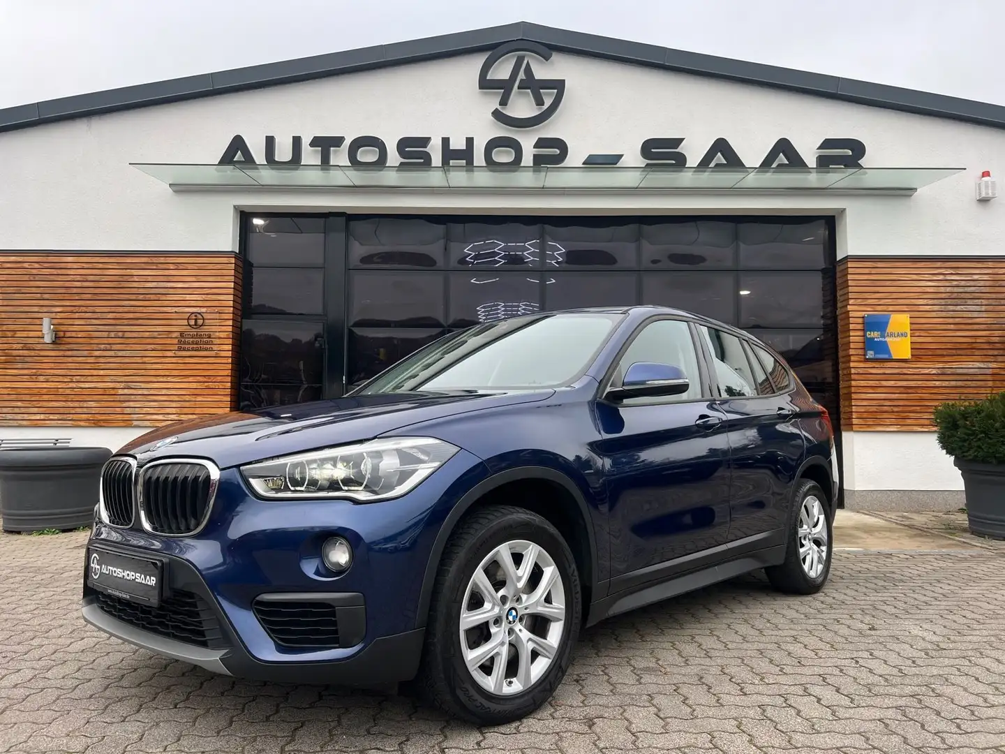 BMW X1 xDrive 20 i Leder/Automatik/Aus 1.Hand Bleu - 1